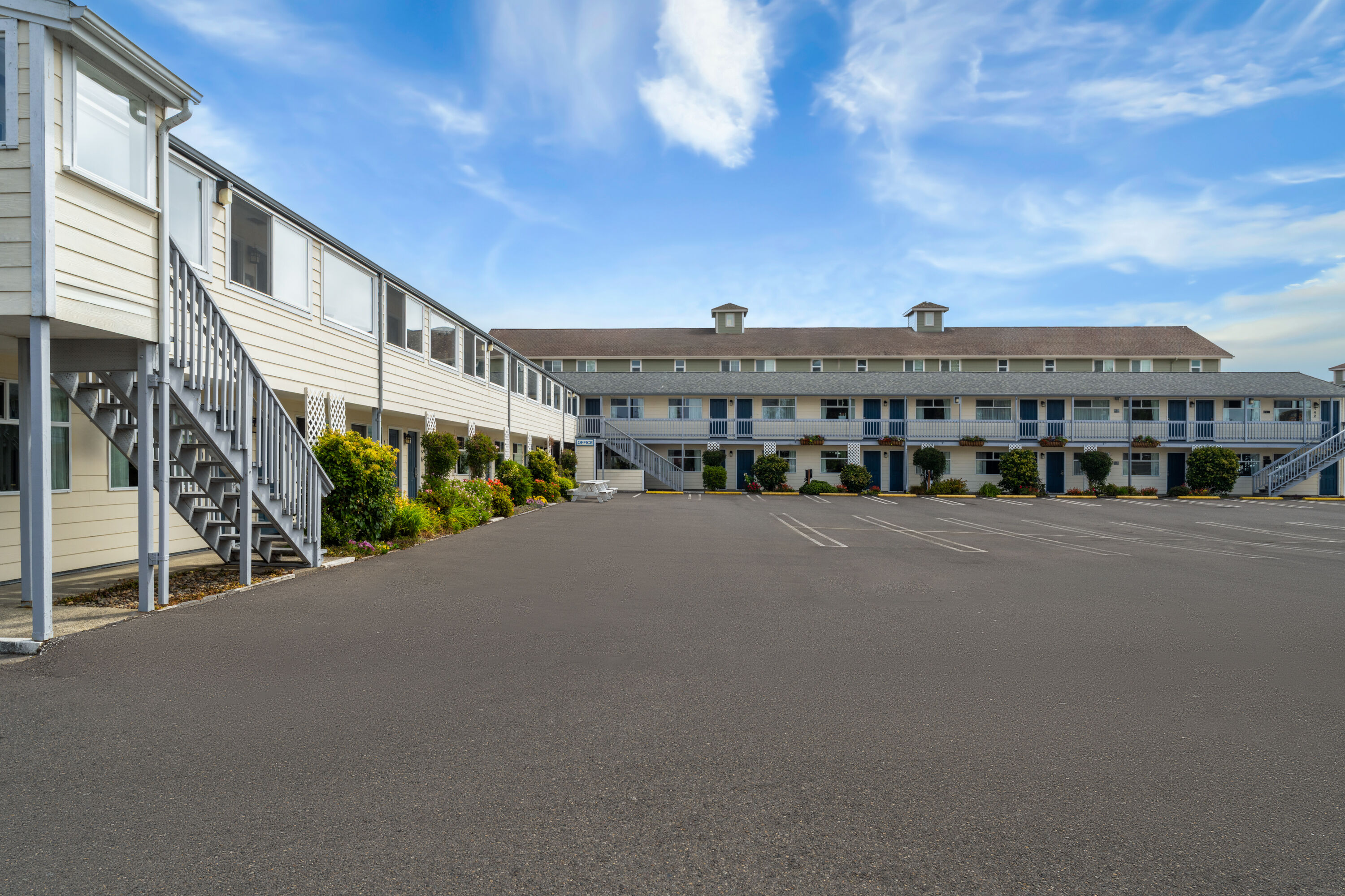 Exterior Day Image of Super 8 by Wyndham Florence OR hotel in Florence, Oregon