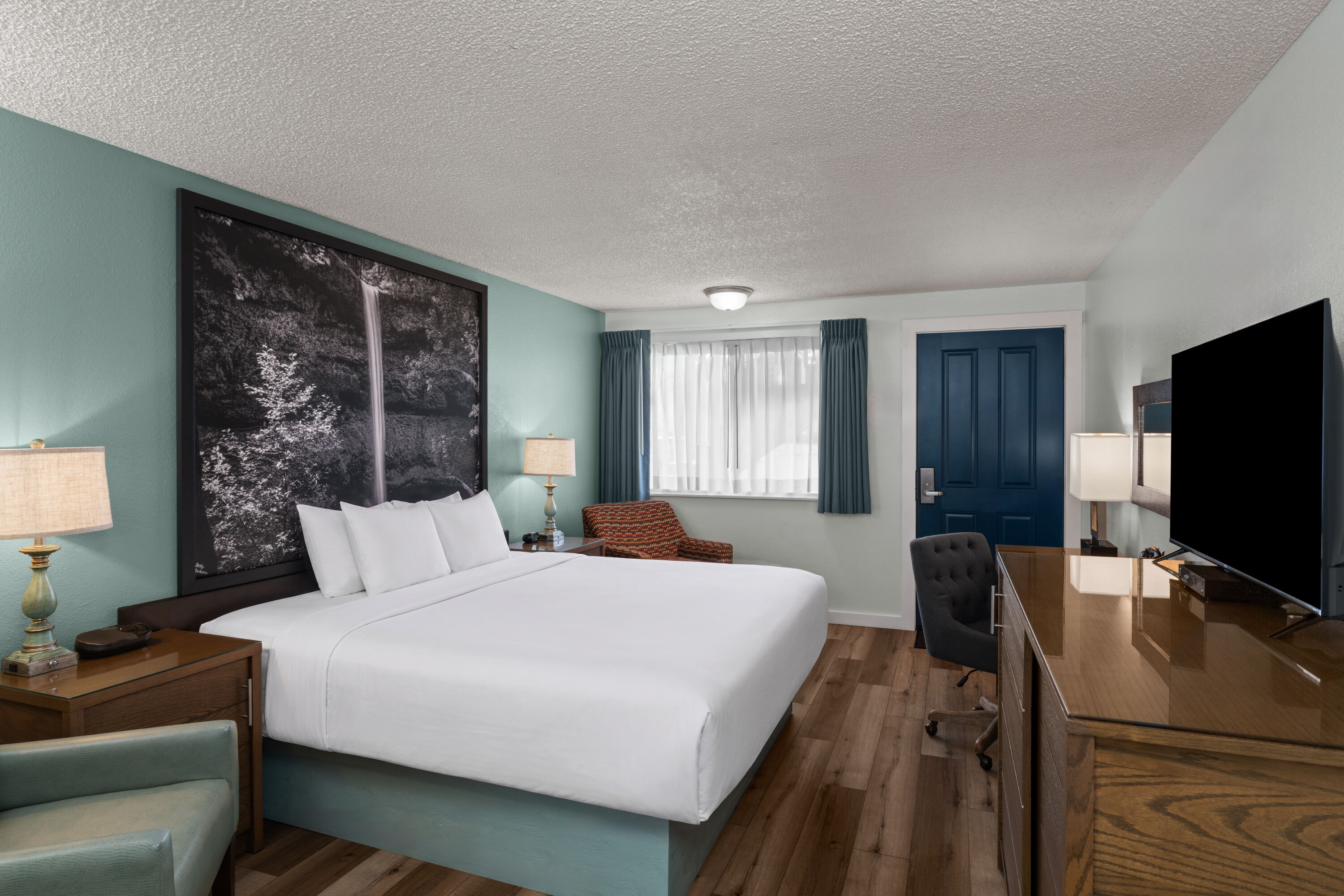 Guest room at the Super 8 by Wyndham Florence OR in Florence, Oregon
