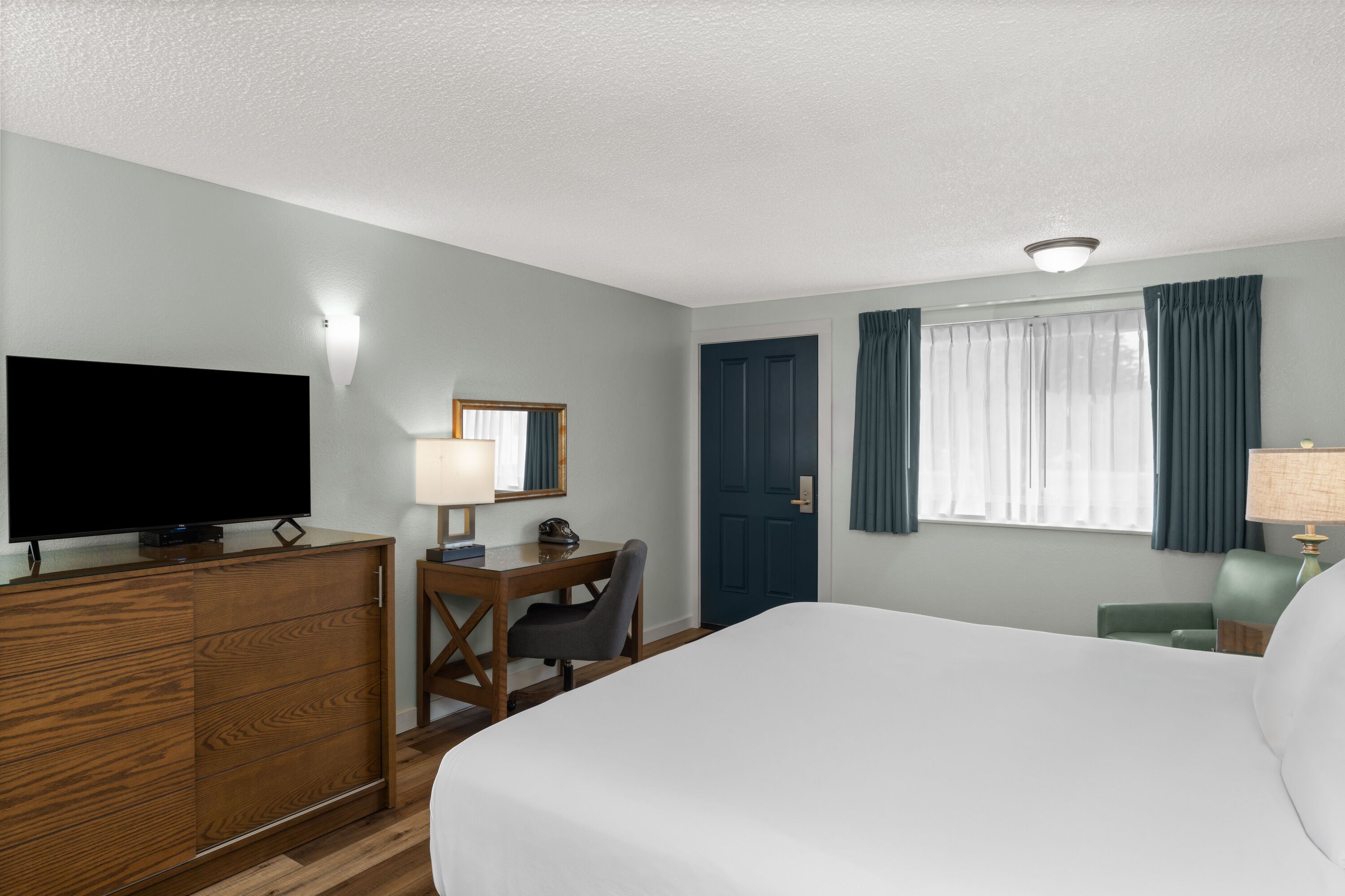 Guest room at the Super 8 by Wyndham Florence OR in Florence, Oregon