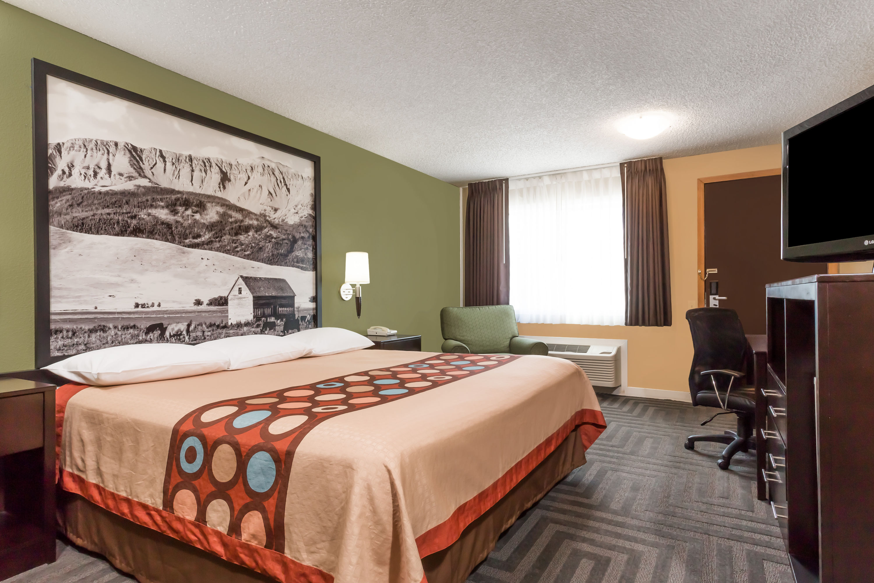Guest room at the Super 8 by Wyndham LaGrande in LaGrande, Oregon
