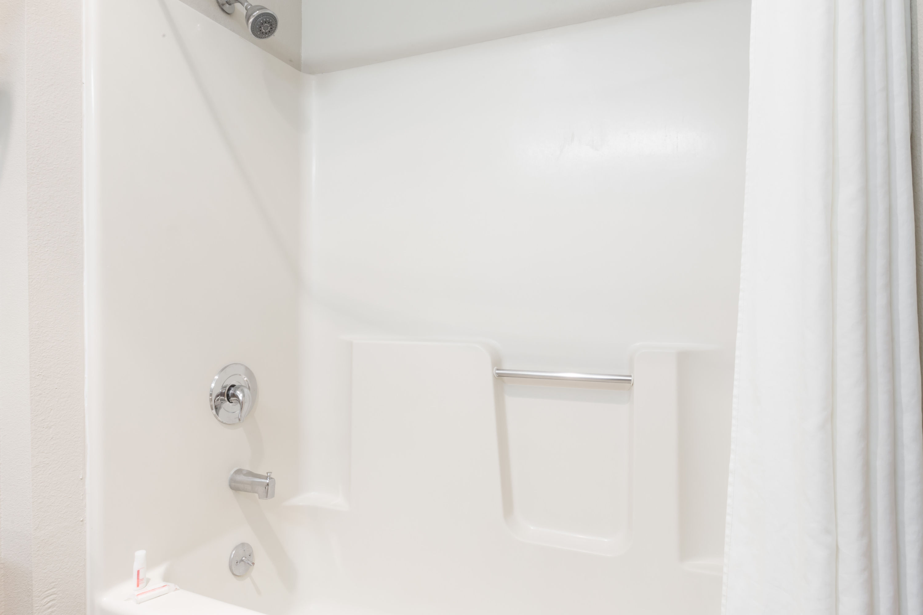 Guest room at the Super 8 by Wyndham LaGrande in LaGrande, Oregon