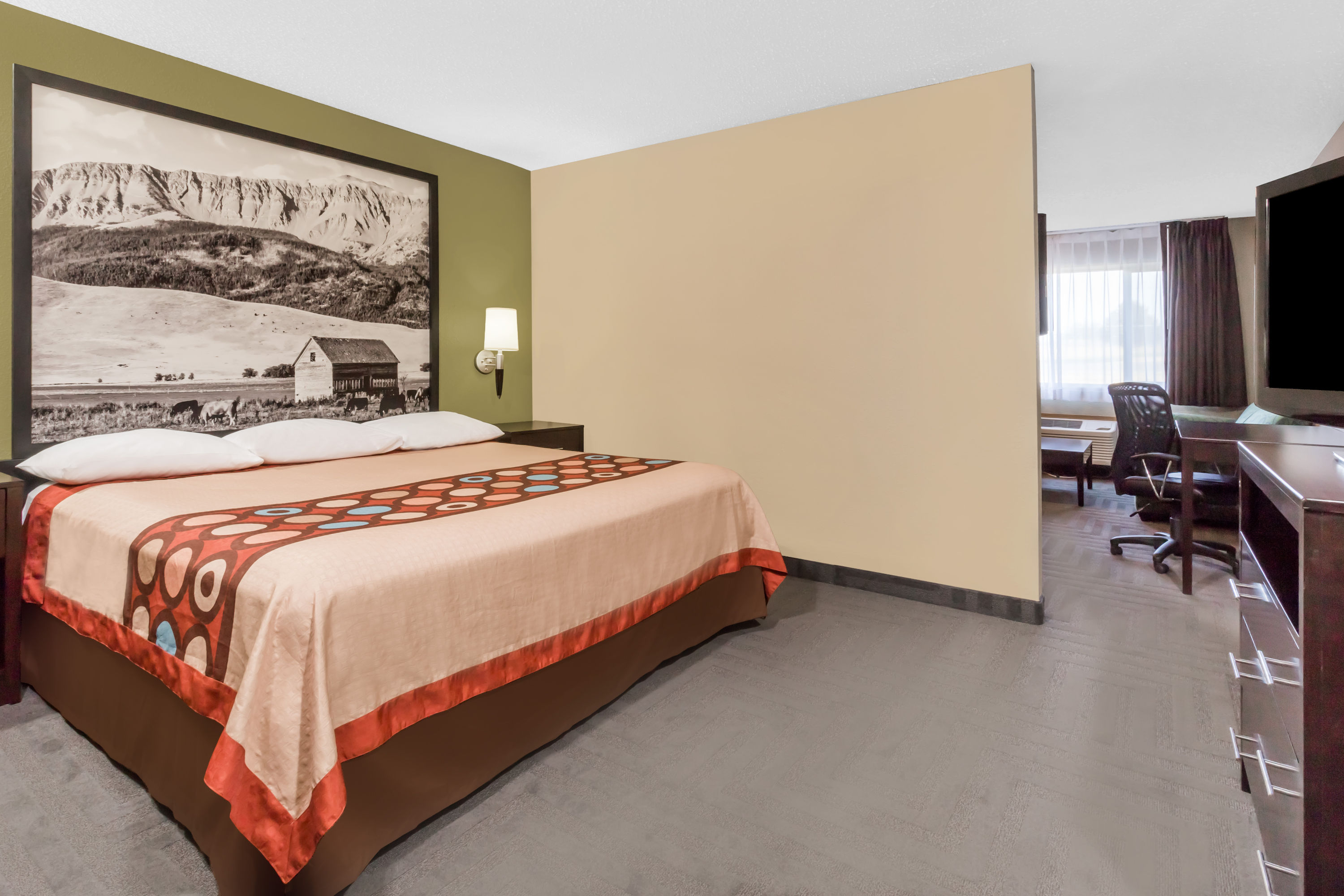 Super 8 by Wyndham LaGrande suite in LaGrande, Oregon