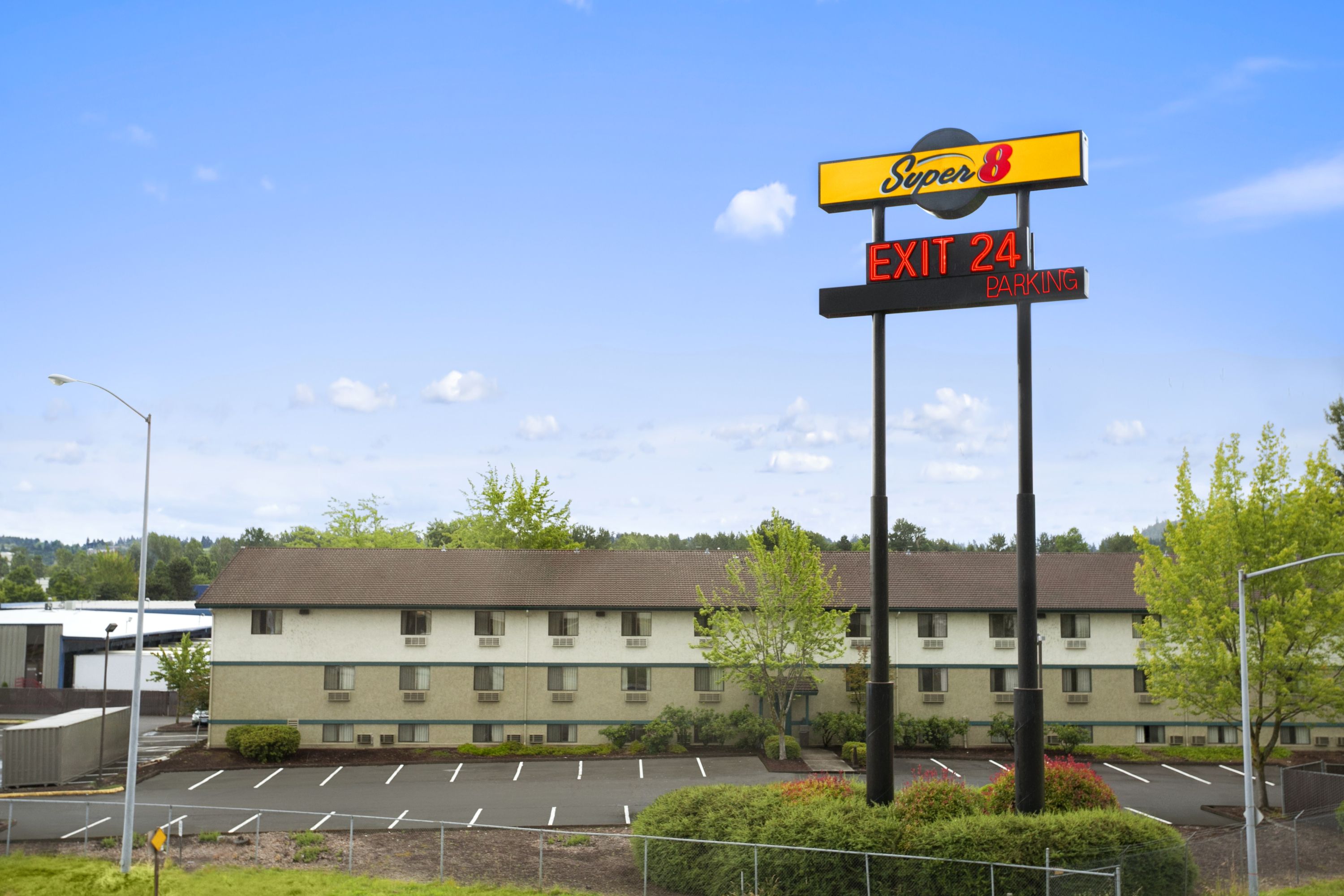 Exterior of Super 8 by Wyndham Portland Airport hotel in Portland, Oregon