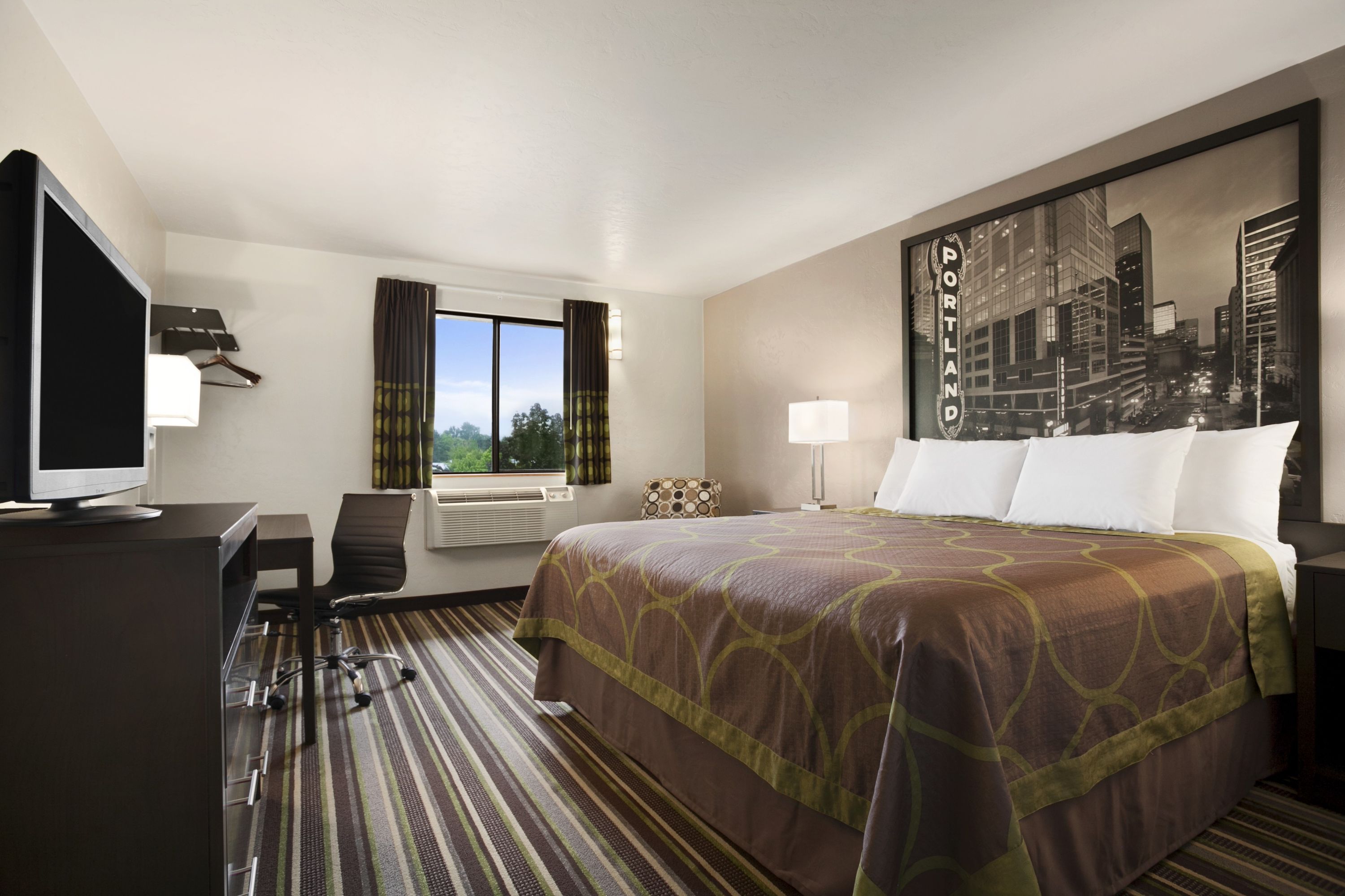 Super 8 By Wyndham Portland Airport Portland Or Hotels