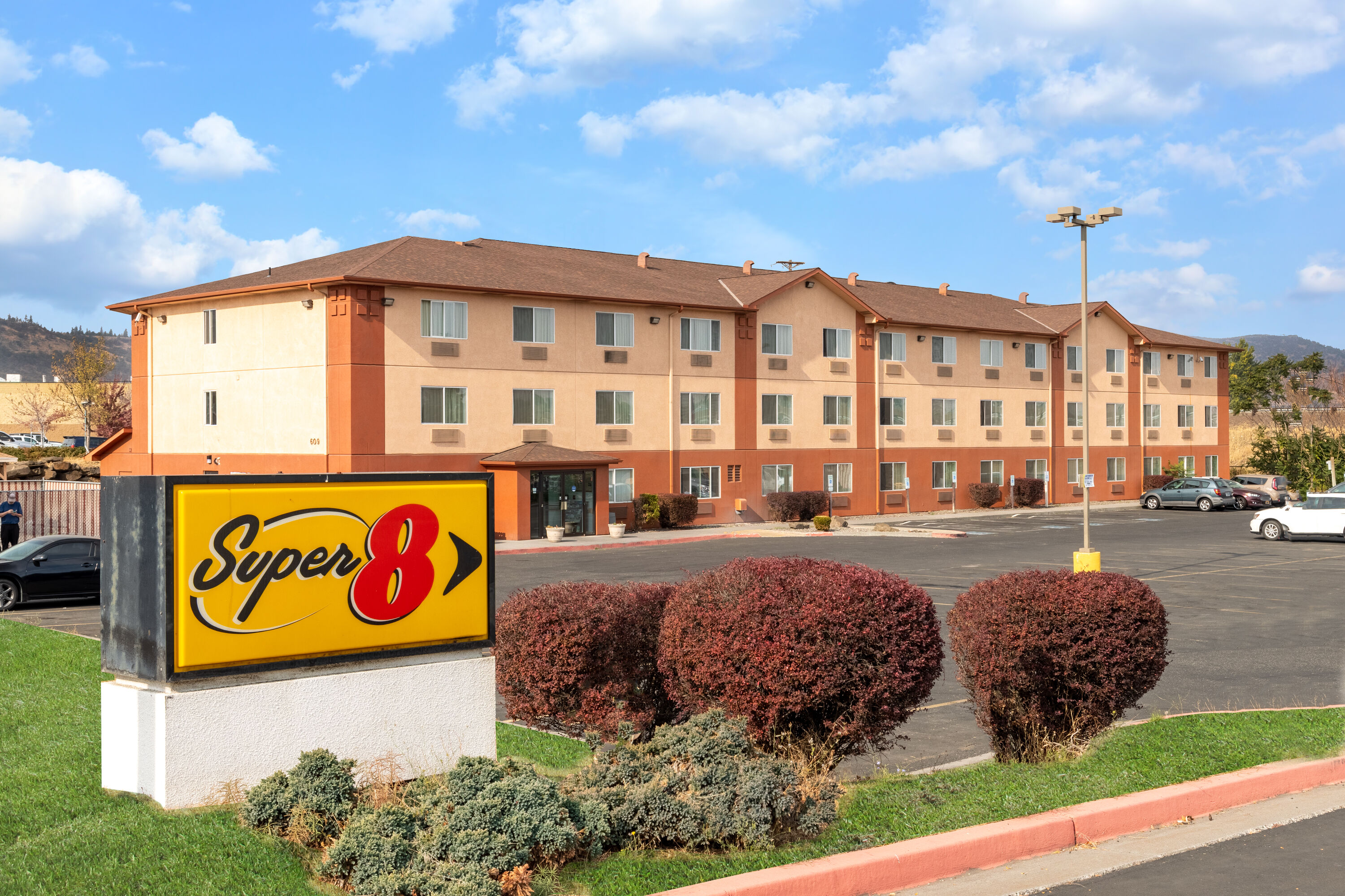 Exterior Day Image of Super 8 by Wyndham The Dalles OR hotel in The Dalles, Oregon