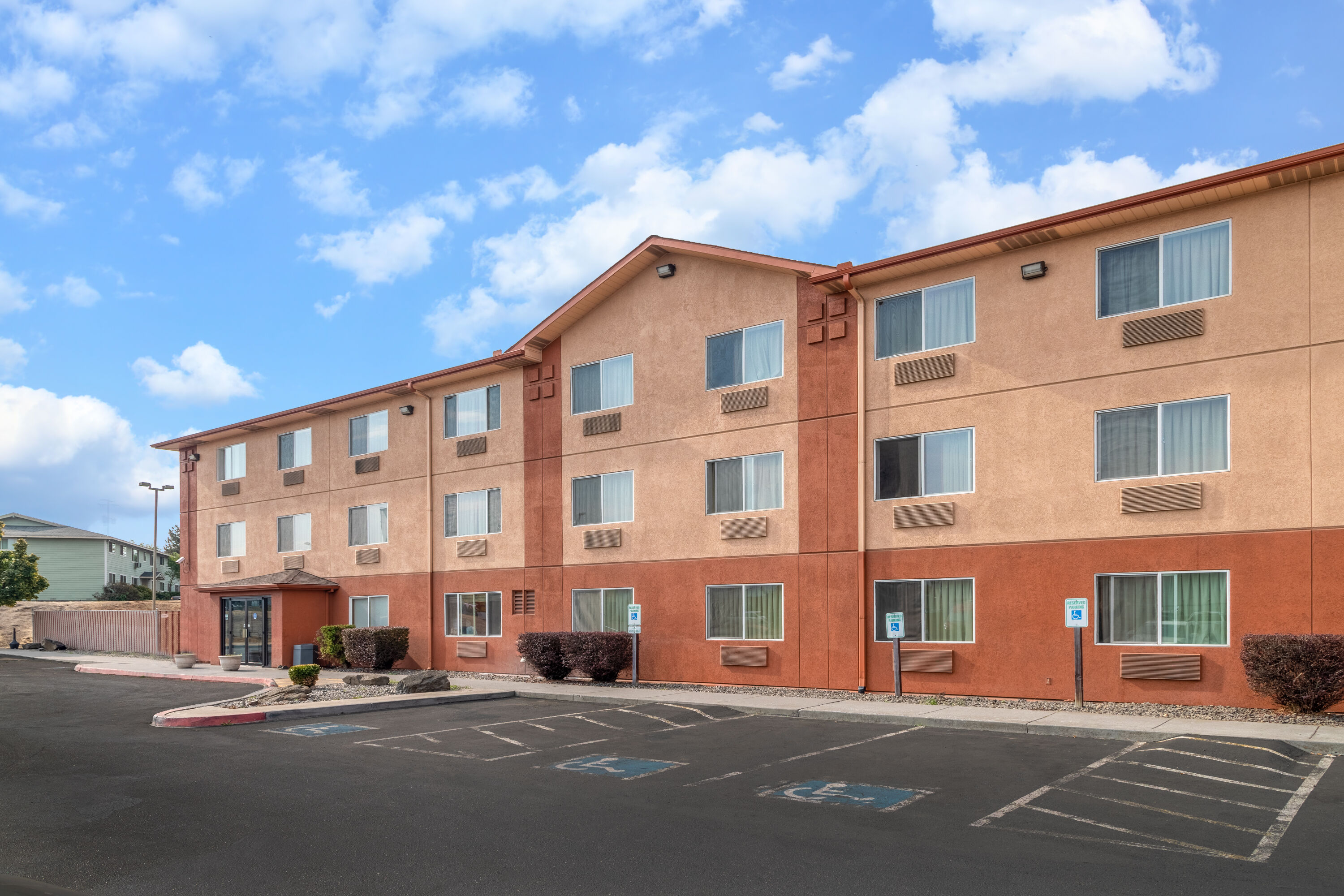 Exterior Day Image of Super 8 by Wyndham The Dalles OR hotel in The Dalles, Oregon