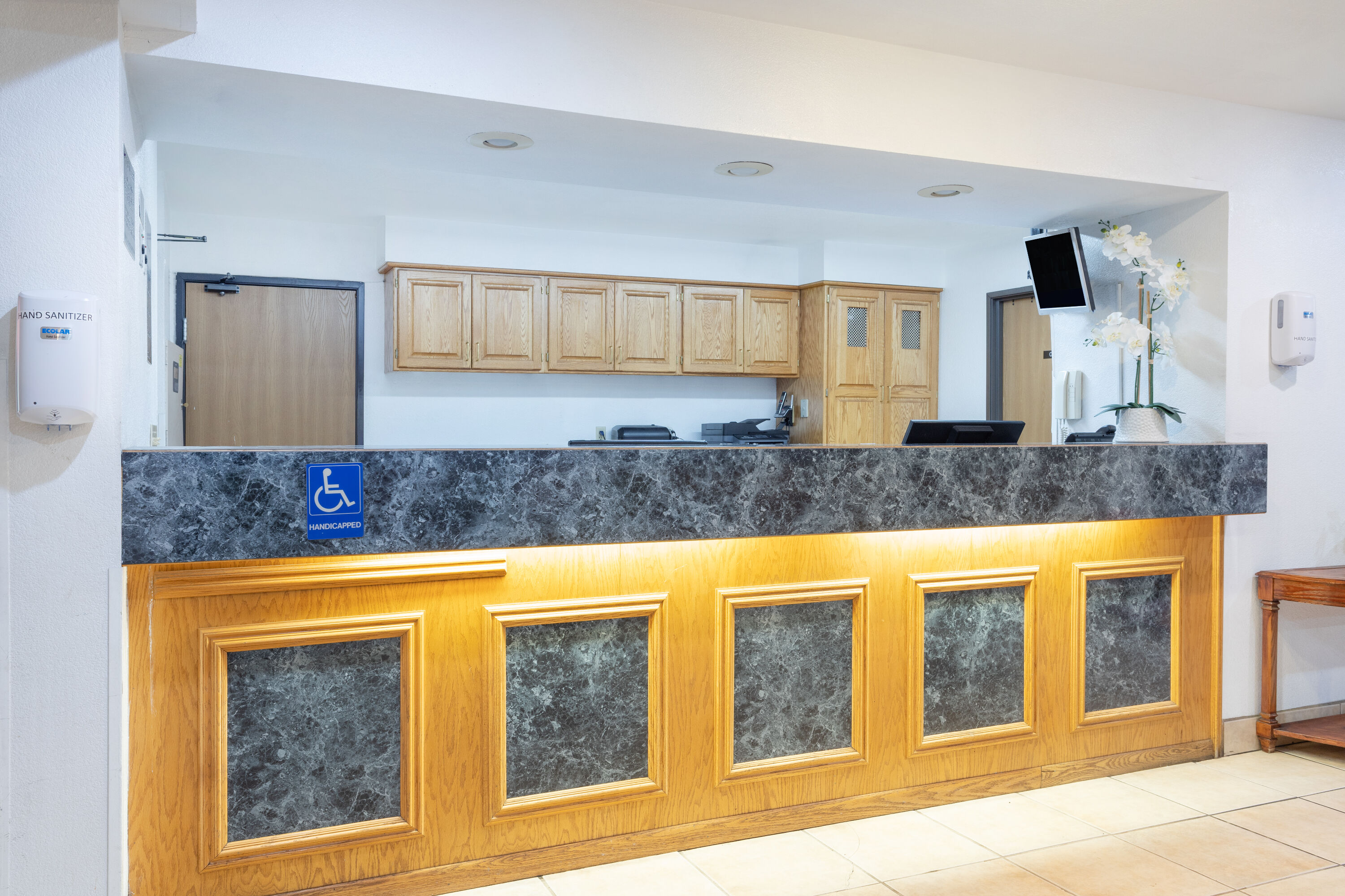 Super 8 by Wyndham The Dalles OR reception in The Dalles, Oregon