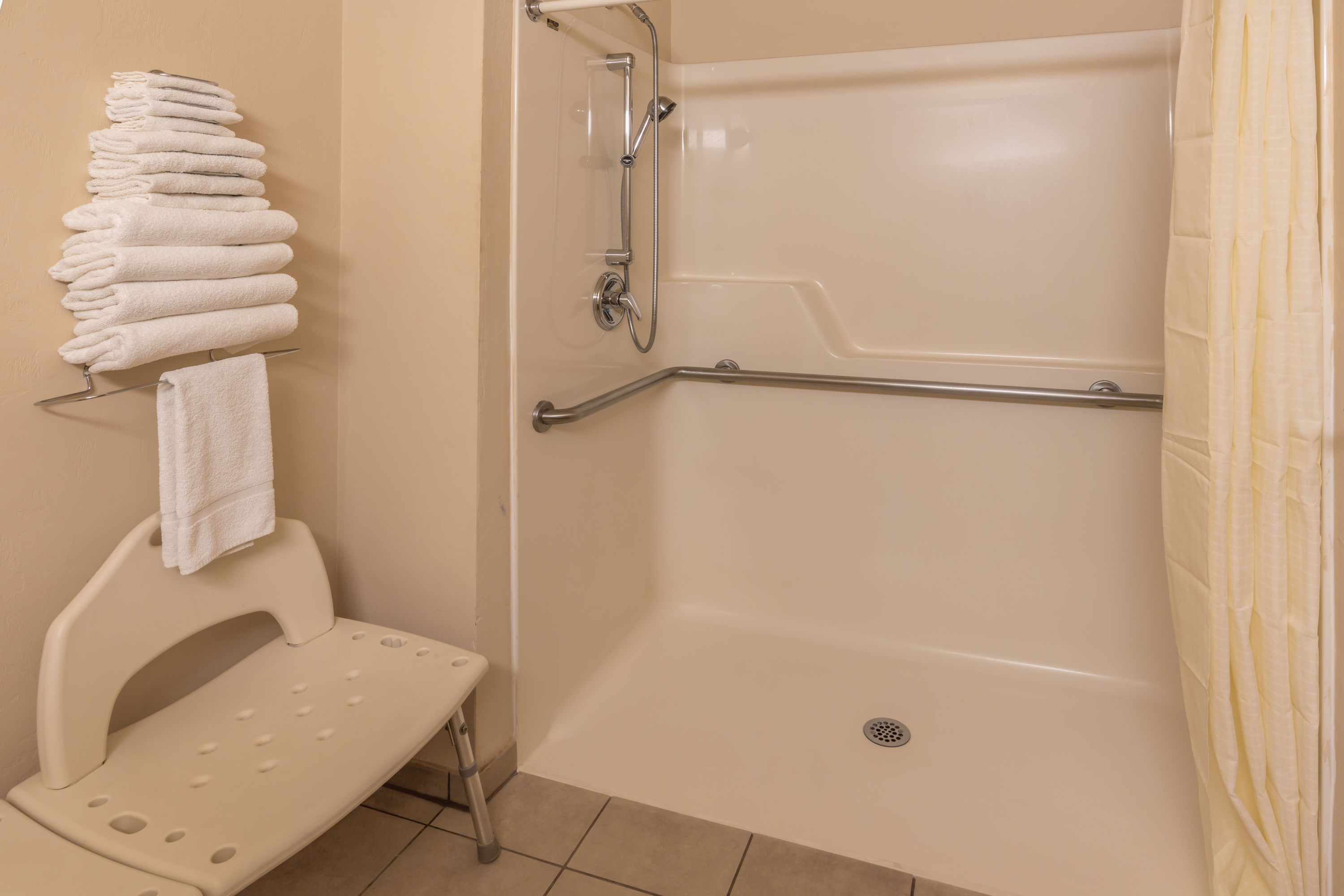 Guest room at the Super 8 by Wyndham Woodburn in Woodburn, Oregon