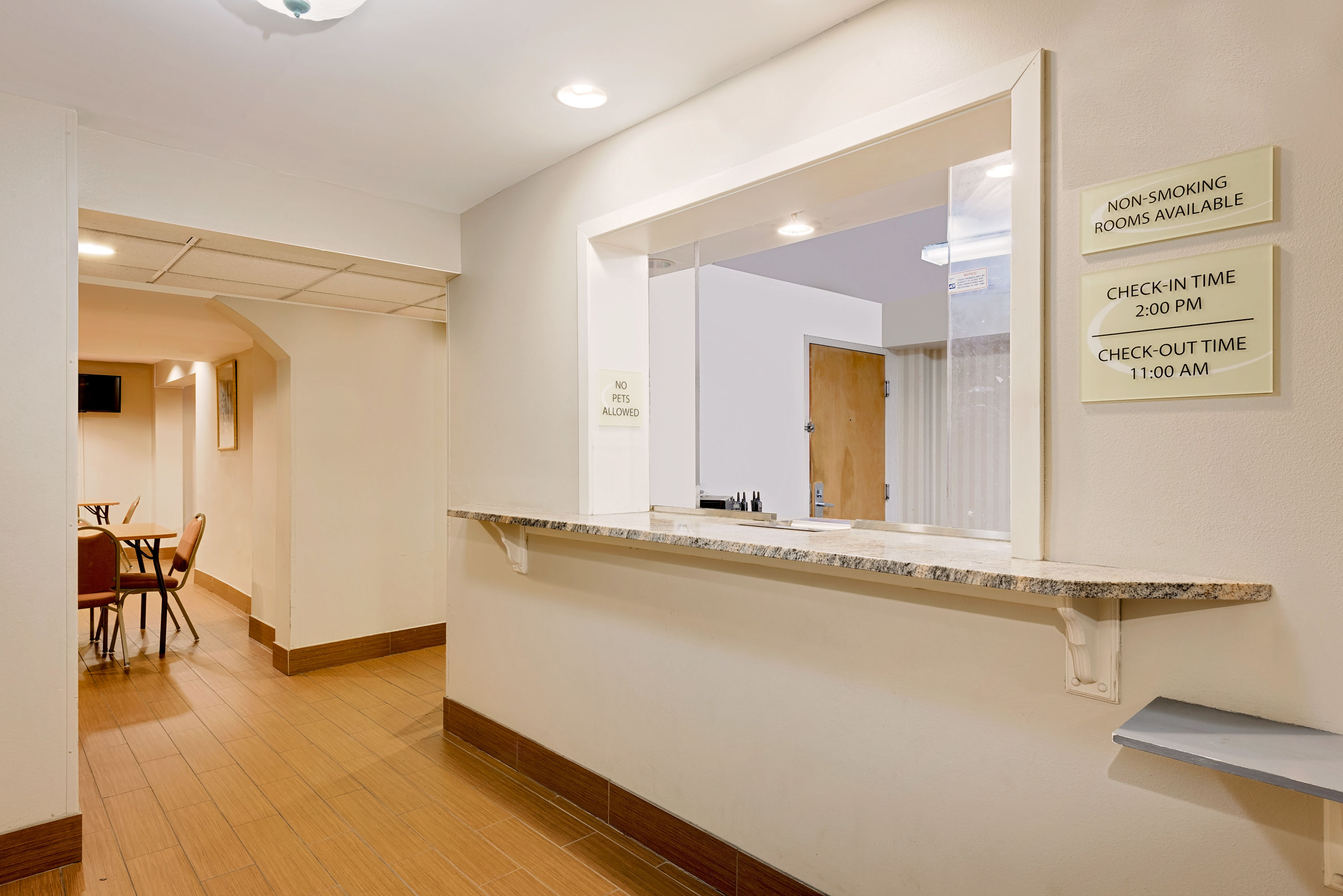 Super 8 by Wyndham Allentown reception in Allentown, Pennsylvania