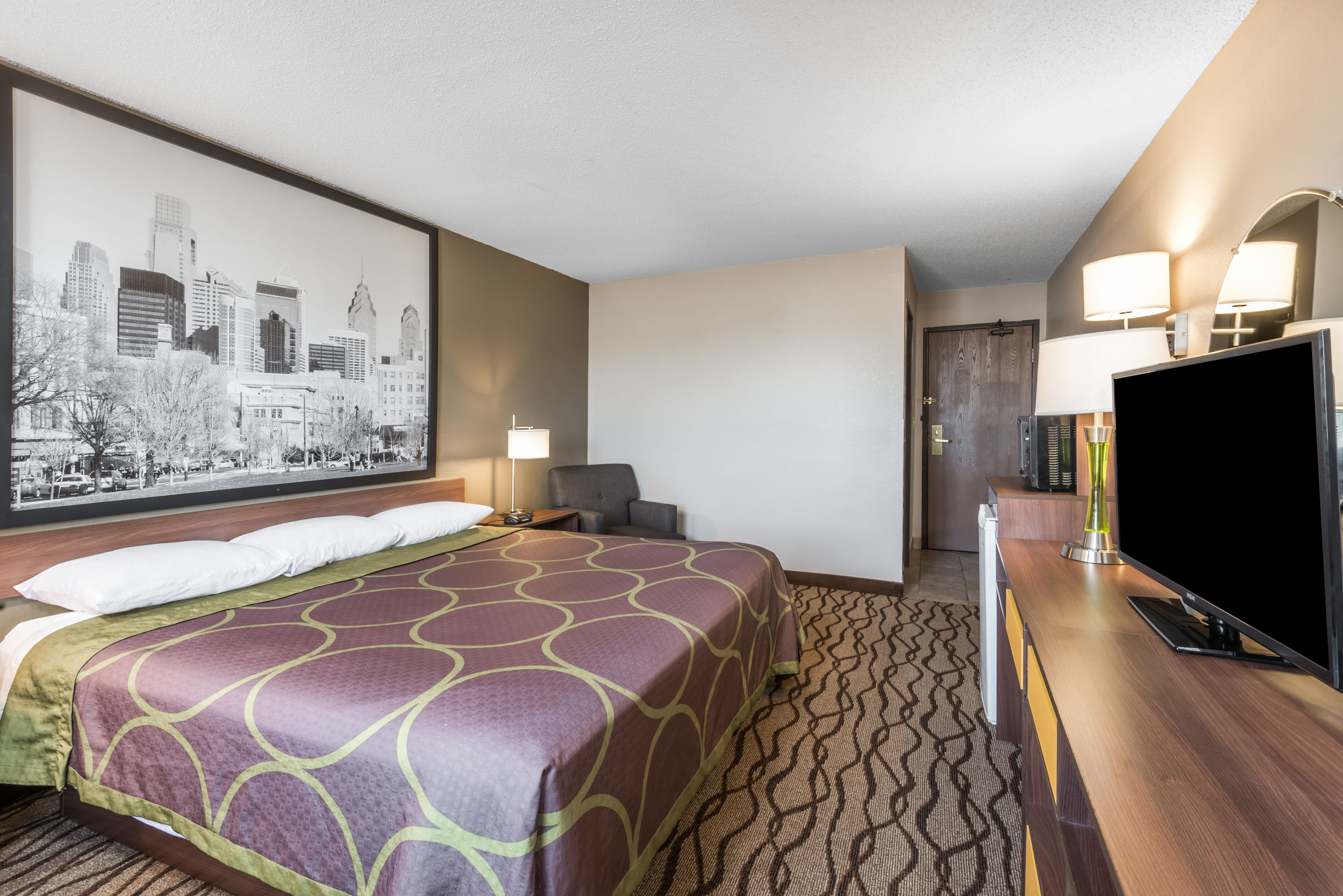 Guest room at the Super 8 by Wyndham Bedford in Bedford, Pennsylvania