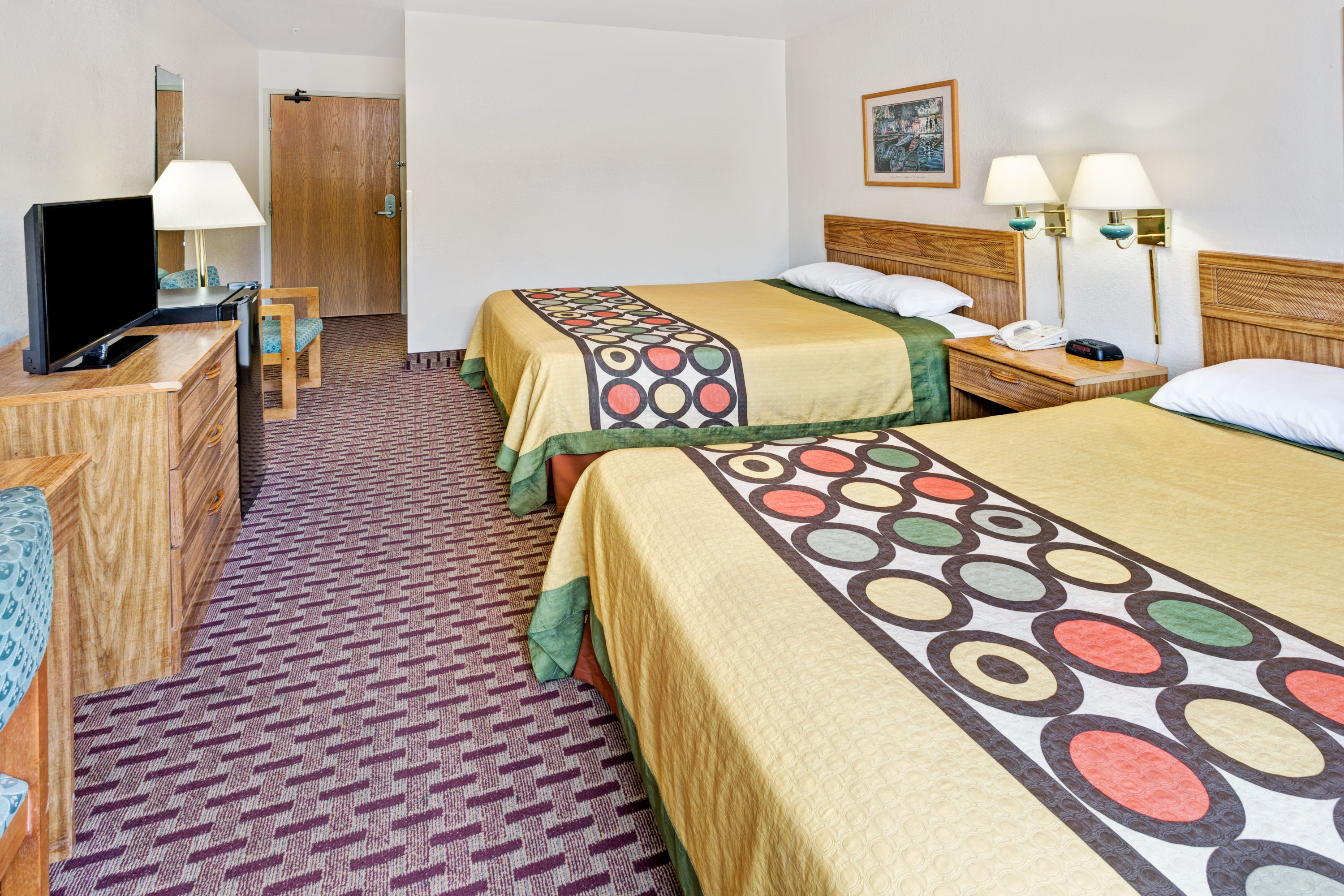 Guest room at the Super 8 by Wyndham Canonsburg/Pittsburgh Area in Canonsburg, Pennsylvania