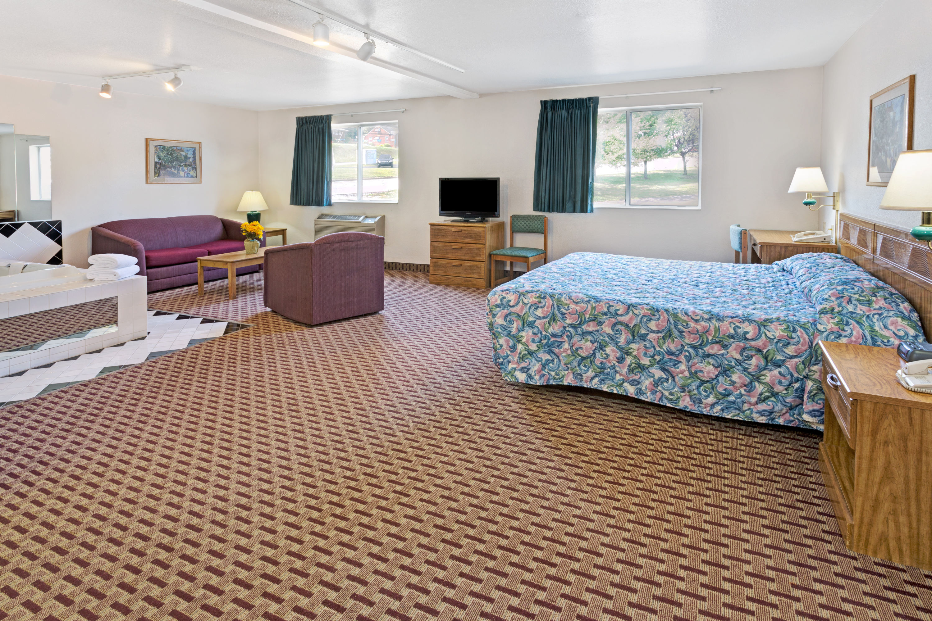 Super 8 by Wyndham Canonsburg/Pittsburgh Area suite in Canonsburg, Pennsylvania