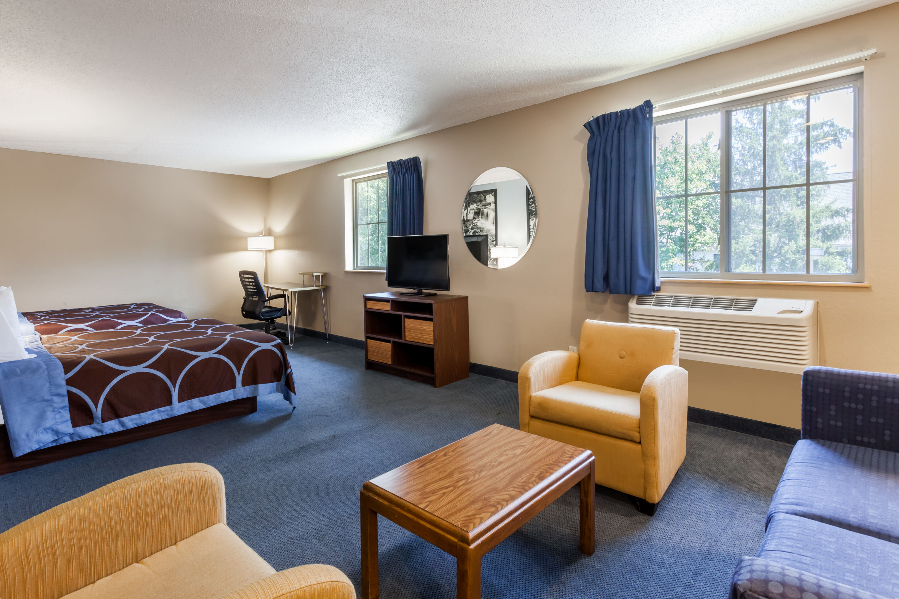 Guest room at the Super 8 by Wyndham East Stroudsburg/Poconos in East Stroudsburg, Pennsylvania
