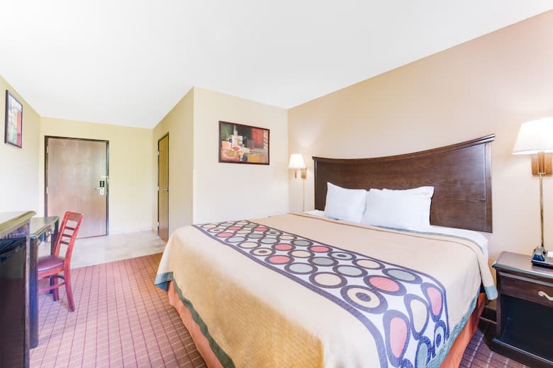 Guest room at the Super 8 Kutztown/Allentown Area in Kutztown, Pennsylvania