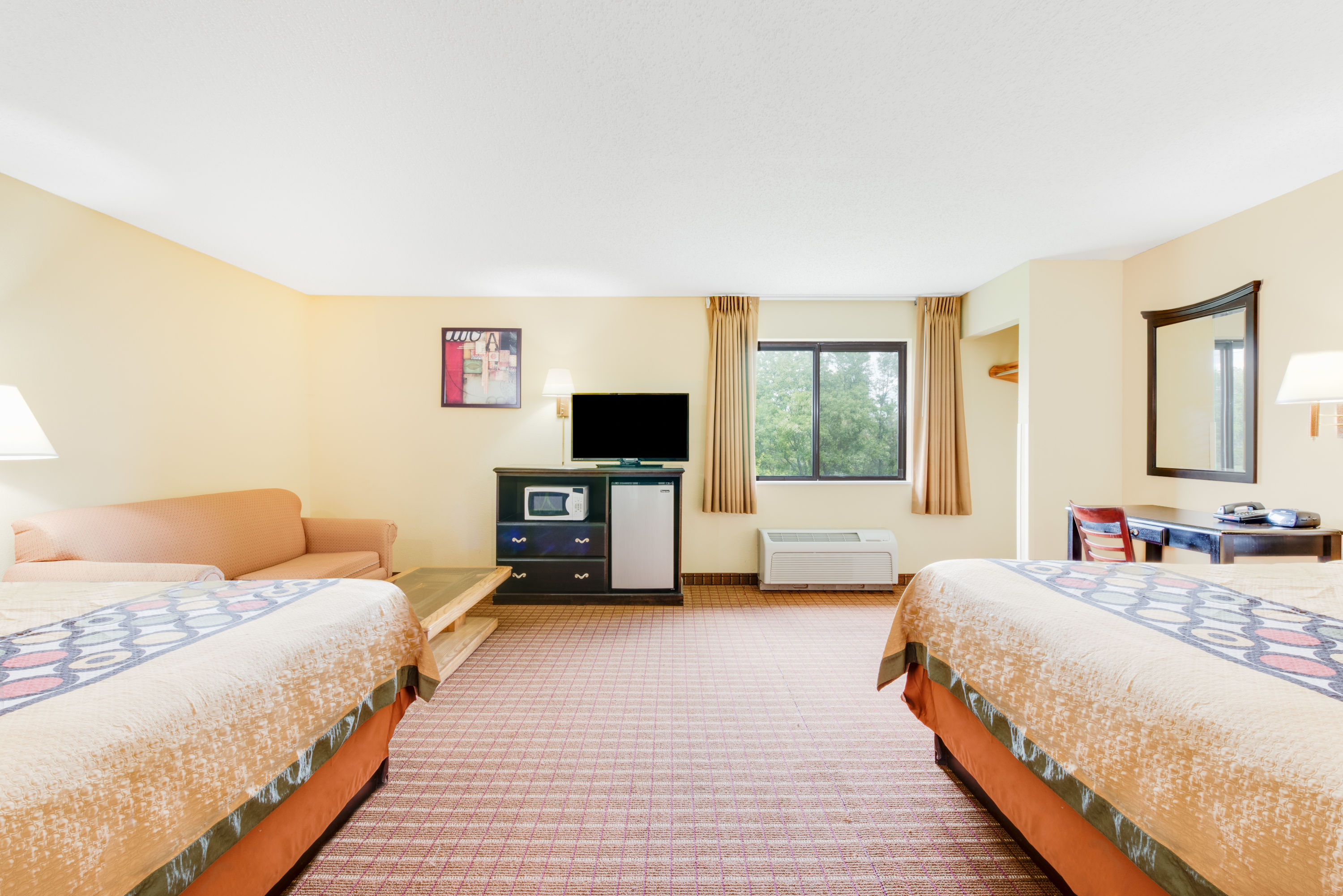 Guest room at the Super 8 by Wyndham Kutztown/Allentown Area in Kutztown, Pennsylvania