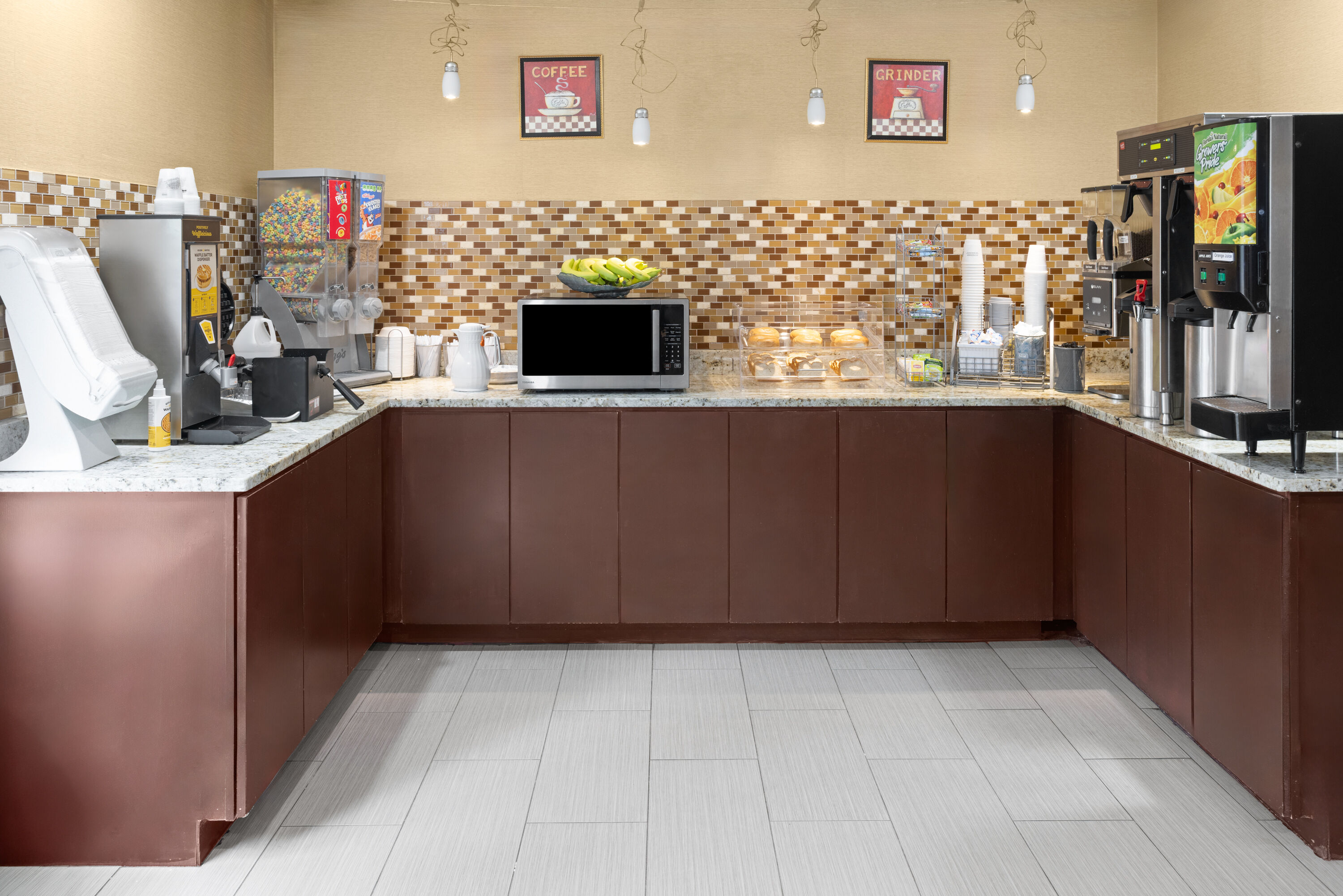 Free breakfast at Super 8 by Wyndham Mars/Cranberry/Pittsburgh Area in Mars, Pennsylvania