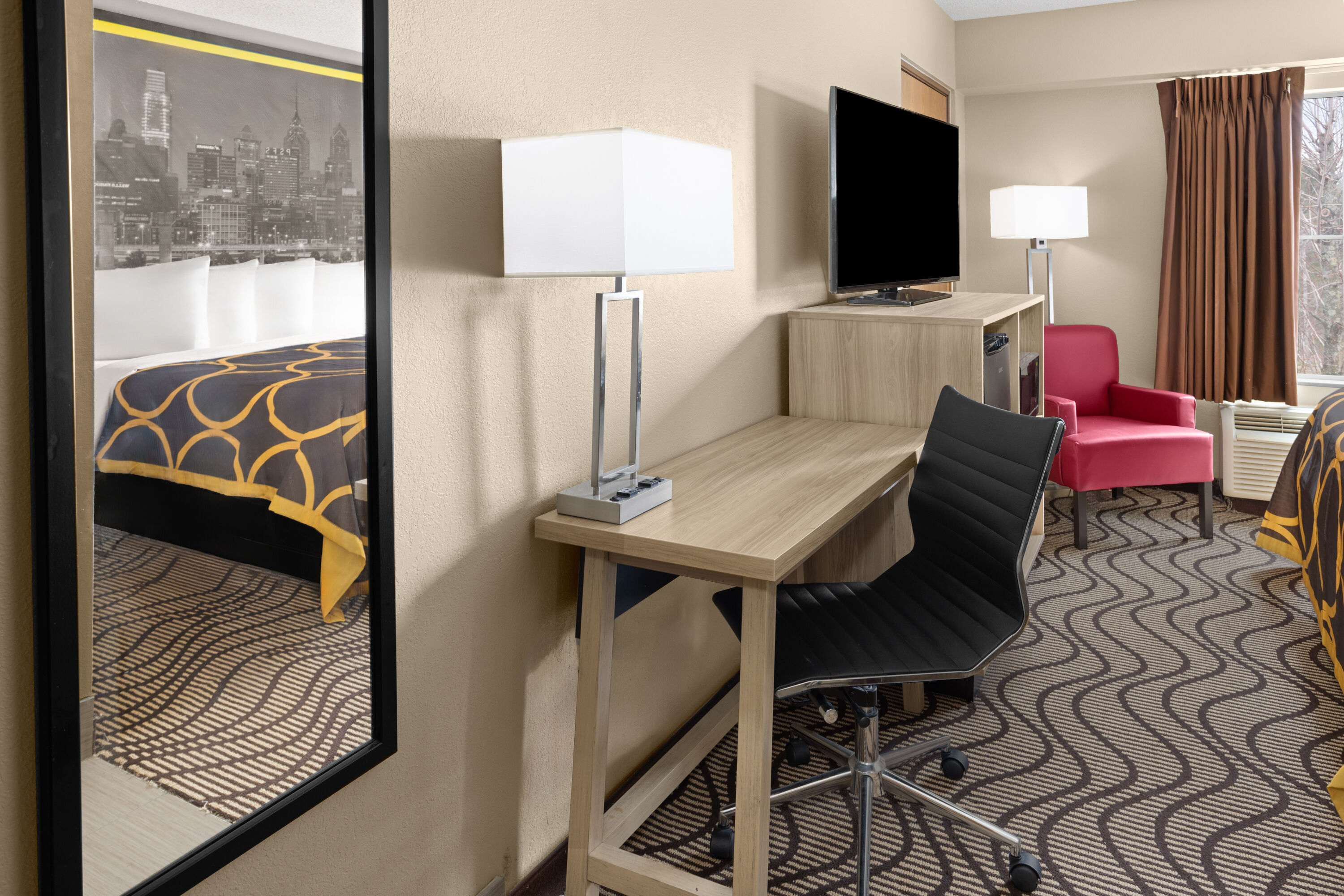 Guest room at the Super 8 by Wyndham Mars/Cranberry/Pittsburgh Area in Mars, Pennsylvania