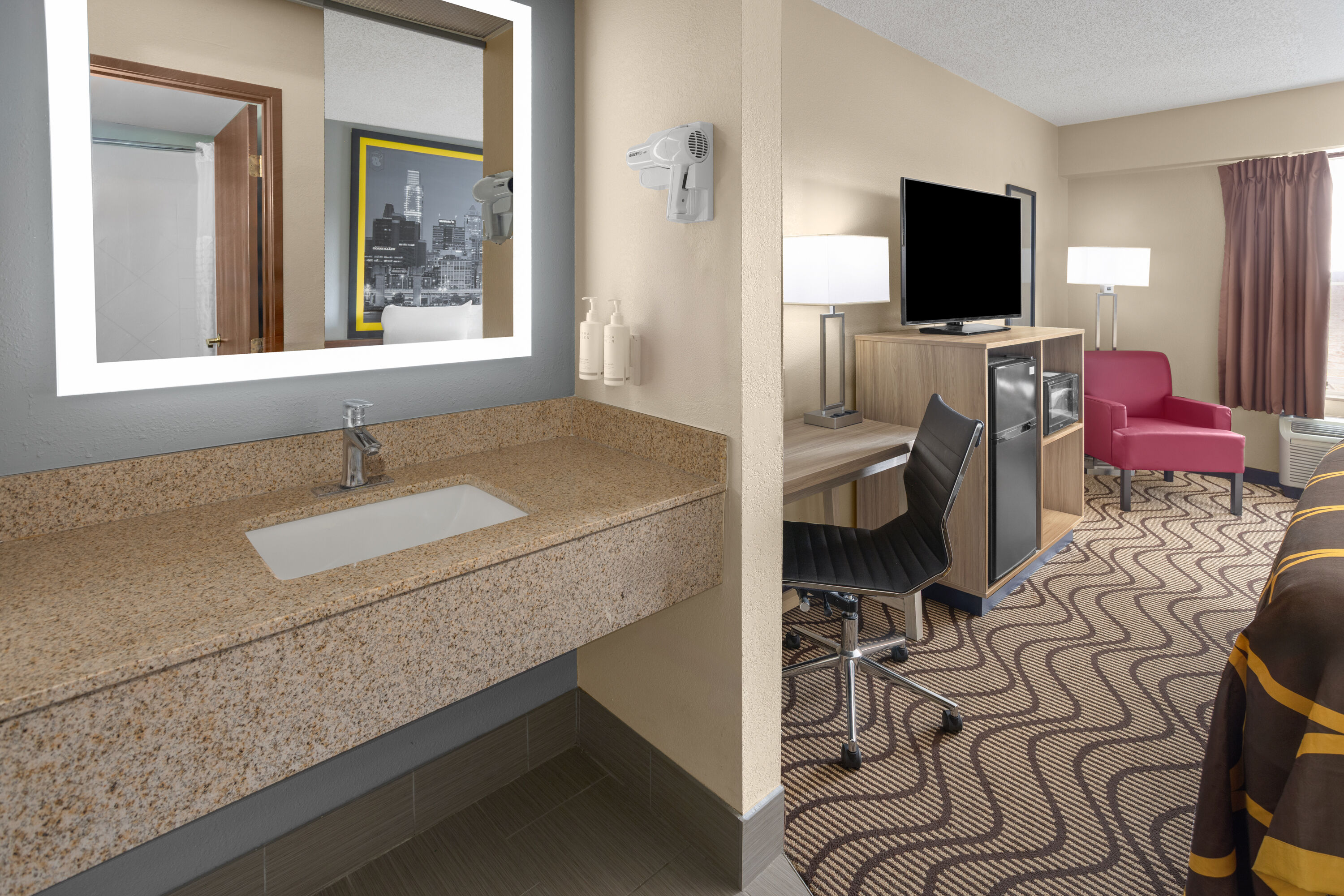 Guest room at the Super 8 by Wyndham Mars/Cranberry/Pittsburgh Area in Mars, Pennsylvania