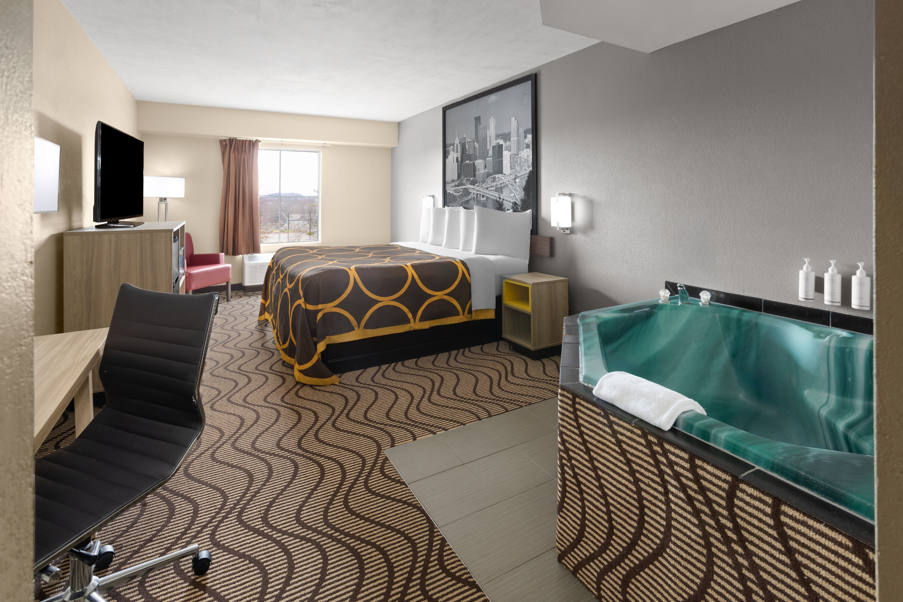 Super 8 by Wyndham Mars/Cranberry/Pittsburgh Area hot tub suite in Mars, Pennsylvania