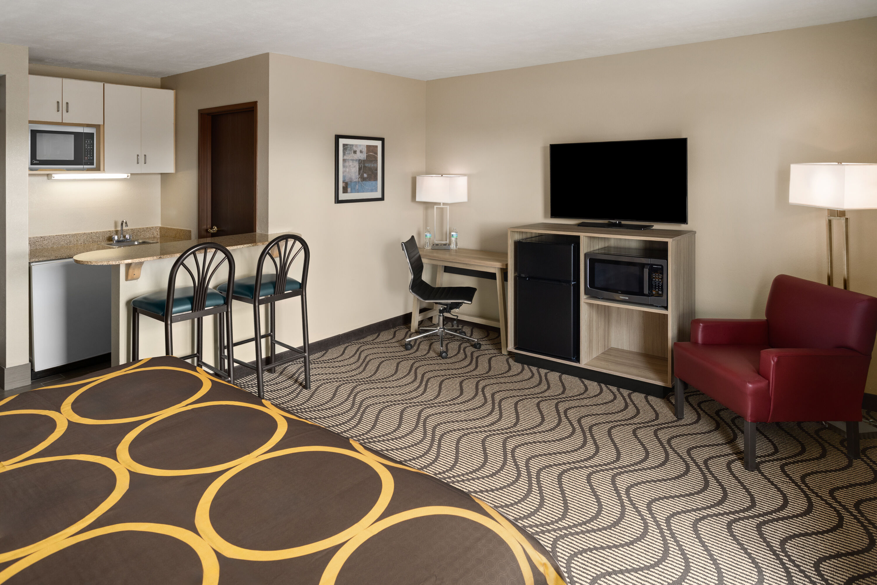 Super 8 by Wyndham Mars/Cranberry/Pittsburgh Area suite in Mars, Pennsylvania