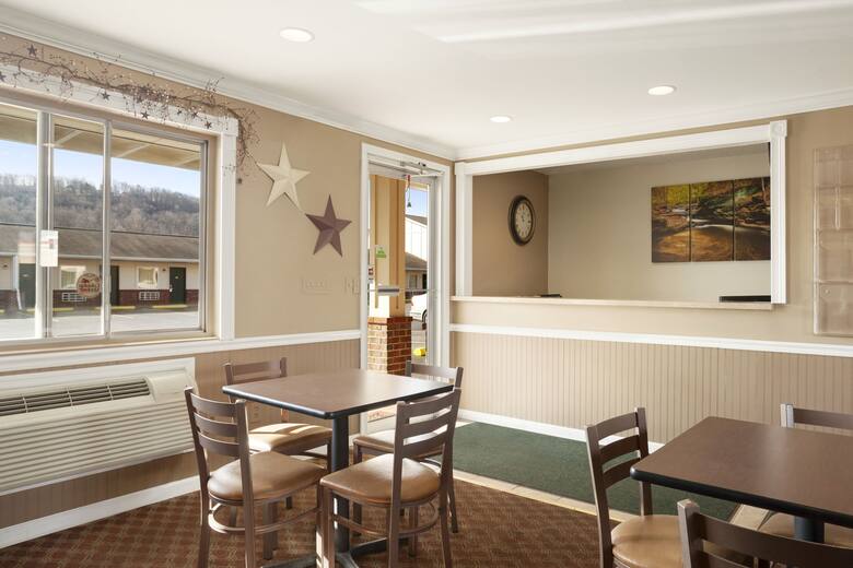 Super 8 Mifflinville Near Bloomsburg Hotels Pa Super 8 Mifflinville Near Bloomsburg Hotel Lobby In Pennsylvania