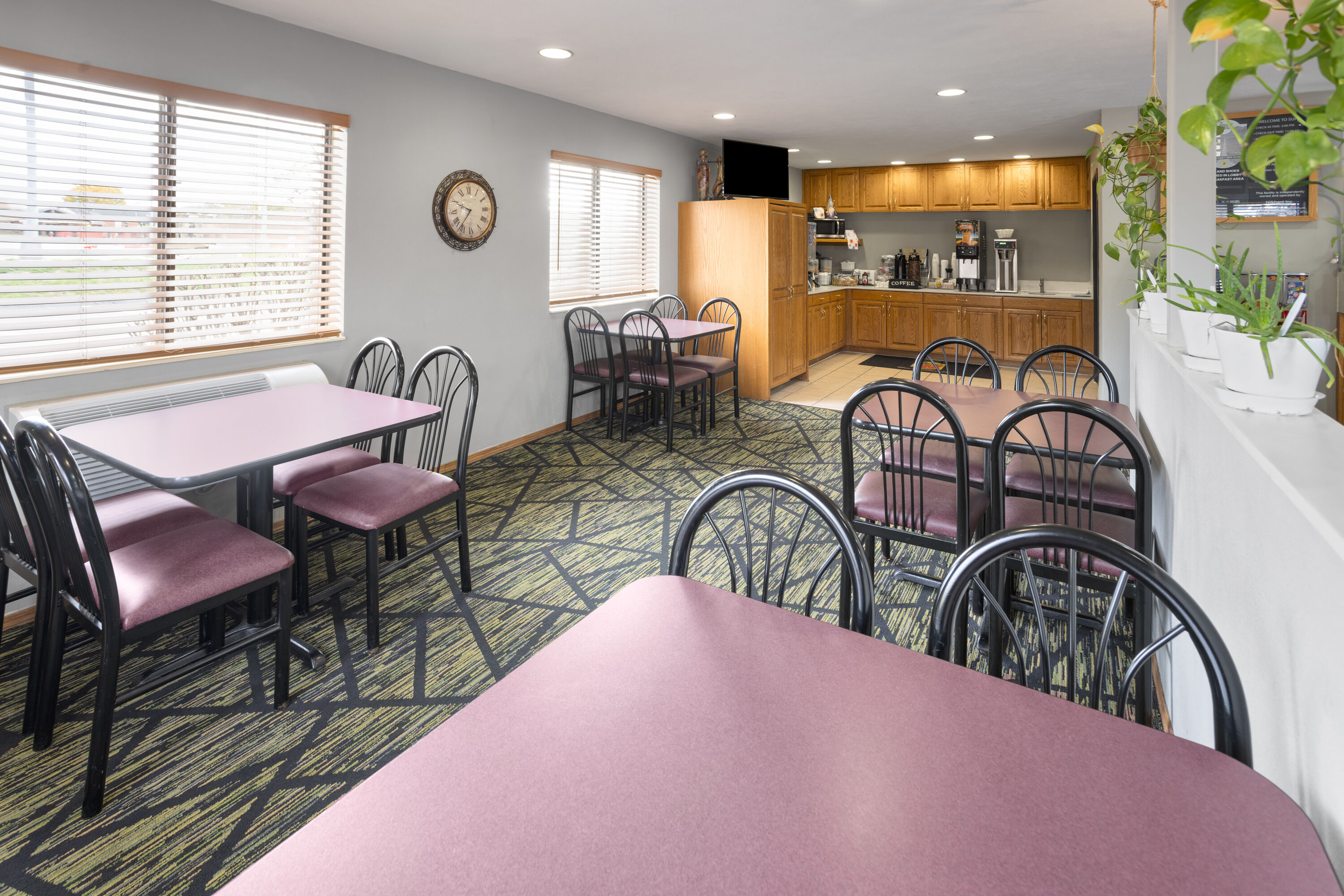 Free breakfast at Super 8 by Wyndham New Stanton in New Stanton, Pennsylvania