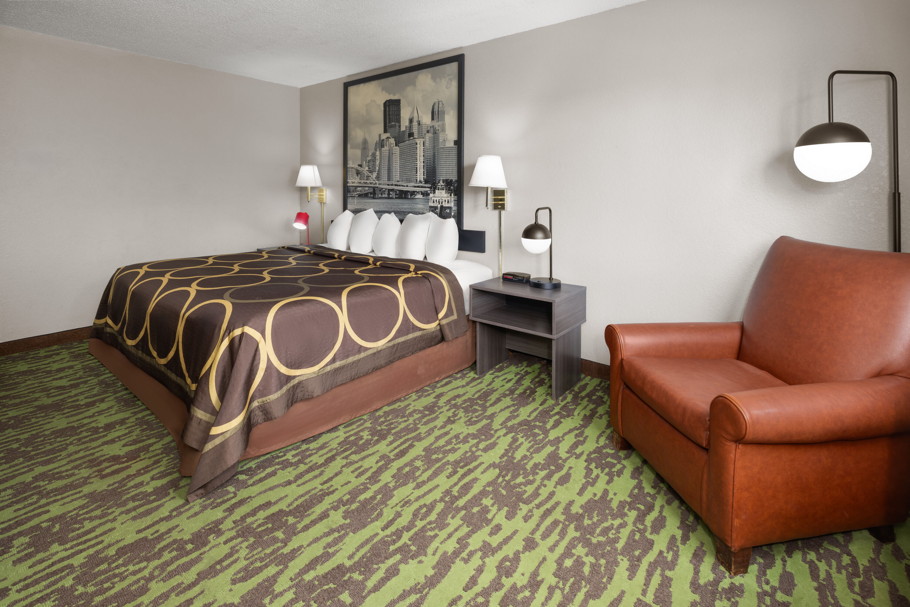 Super 8 by Wyndham New Stanton suite in New Stanton, Pennsylvania