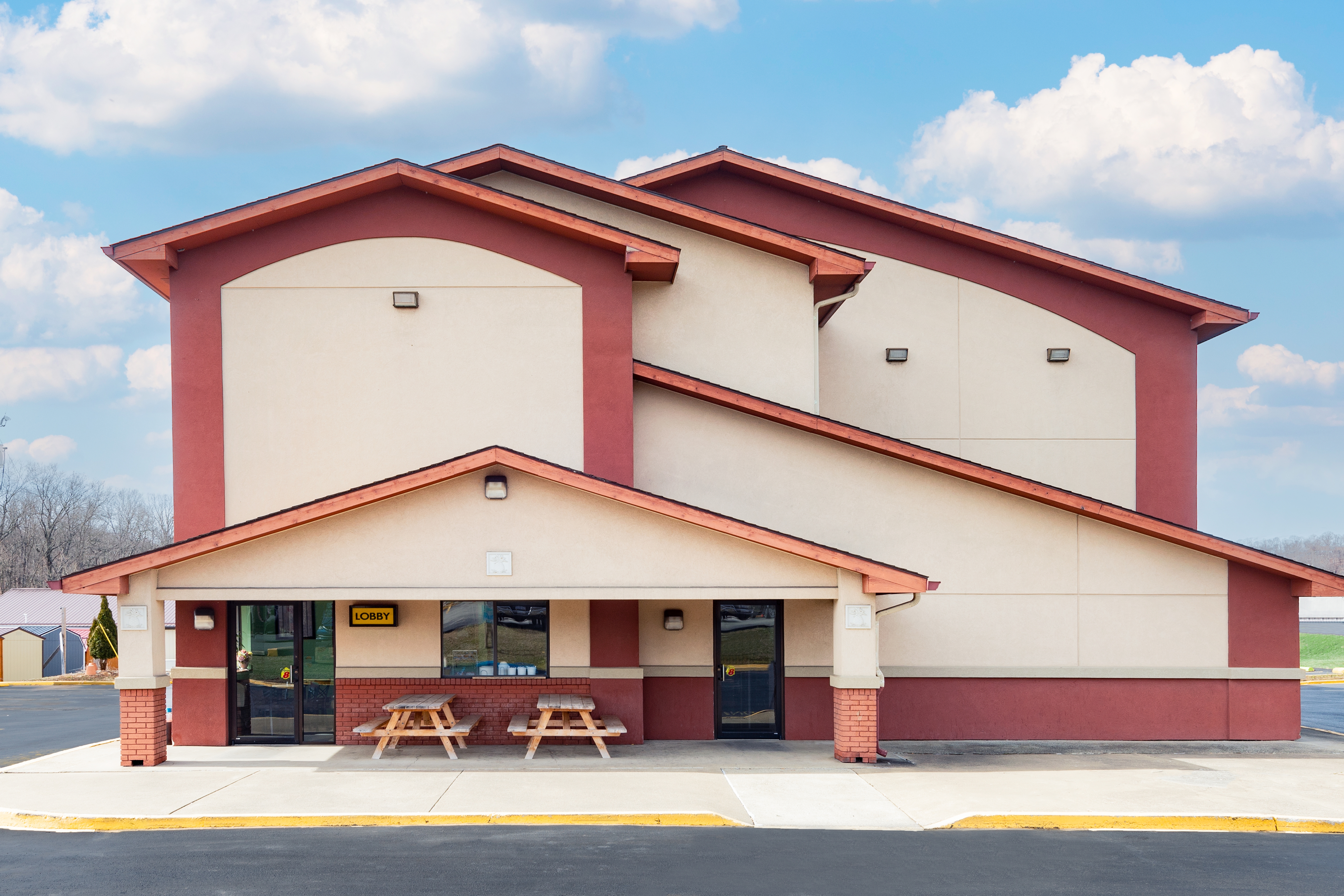 Exterior Day Image of Super 8 by Wyndham Waynesburg hotel in Waynesburg, Pennsylvania