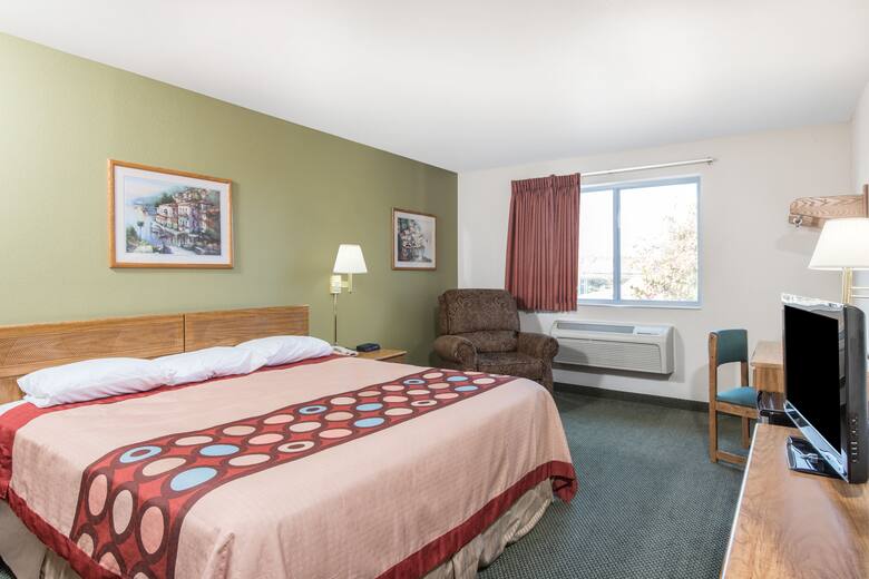 Guest room at the Super 8 West Middlesex/Sharon Area in West Middlesex, Pennsylvania