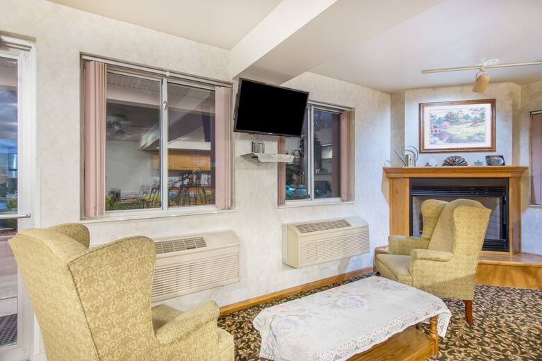 Super 8 West Middlesex/Sharon Area hotel lobby in West Middlesex, Pennsylvania