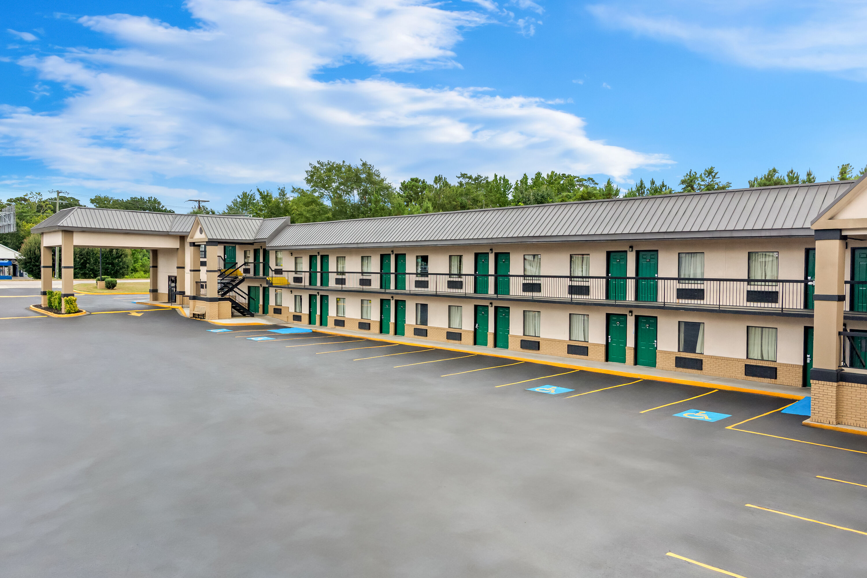 Exterior Day Image of Super 8 by Wyndham Columbia hotel in Columbia, South Carolina