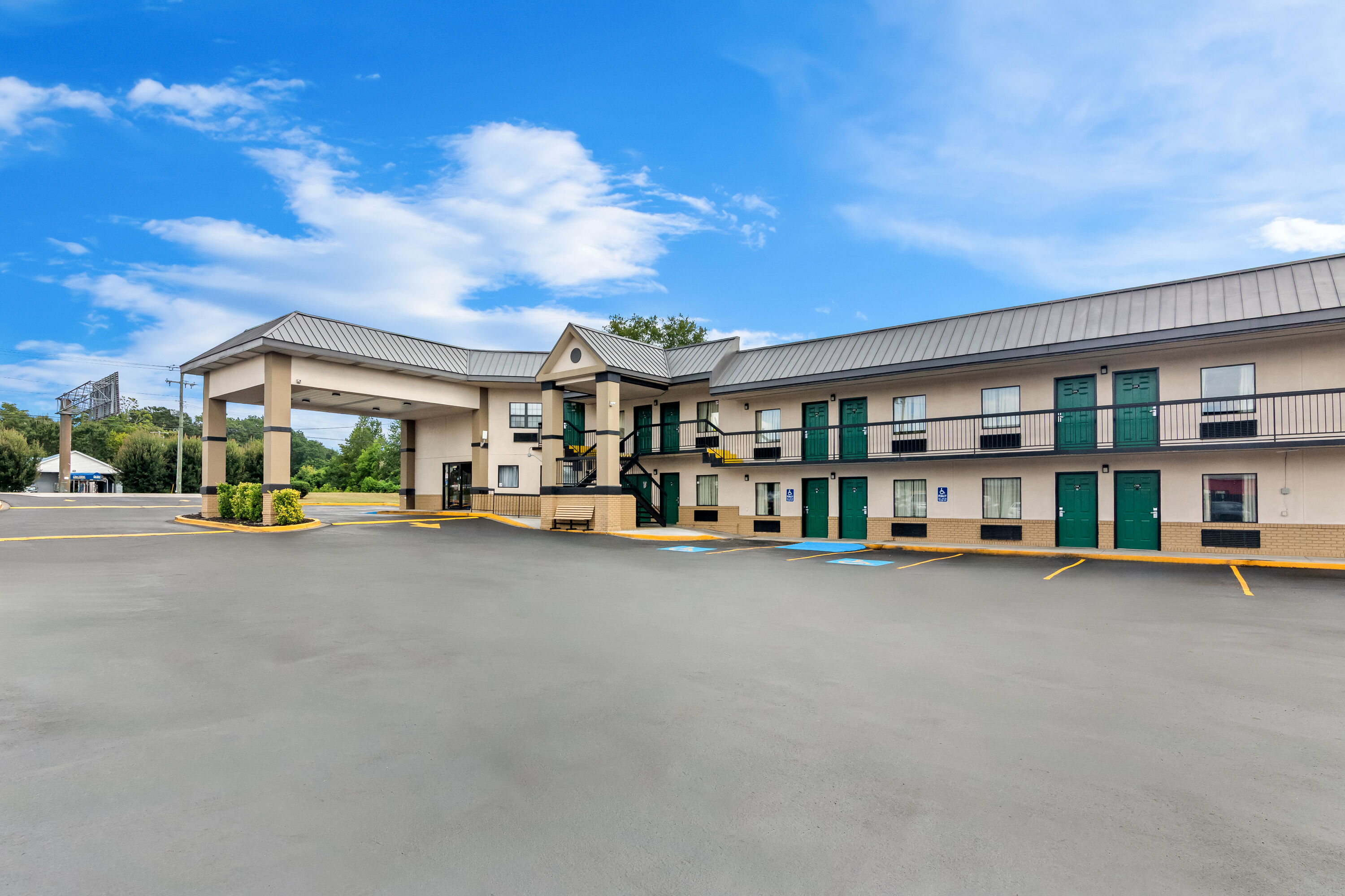 Exterior Day Image of Super 8 by Wyndham Columbia hotel in Columbia, South Carolina
