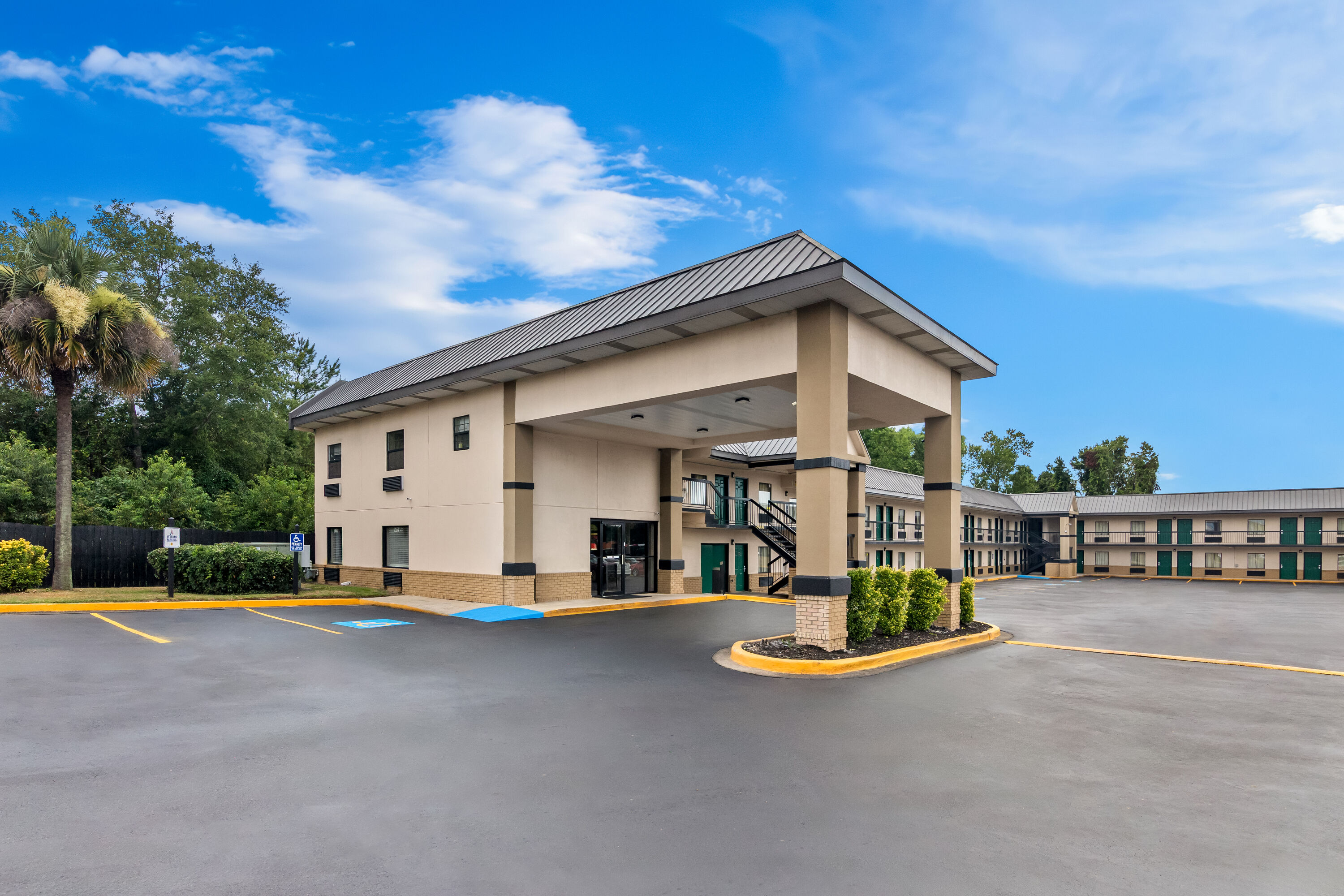 Exterior Day Image of Super 8 by Wyndham Columbia hotel in Columbia, South Carolina