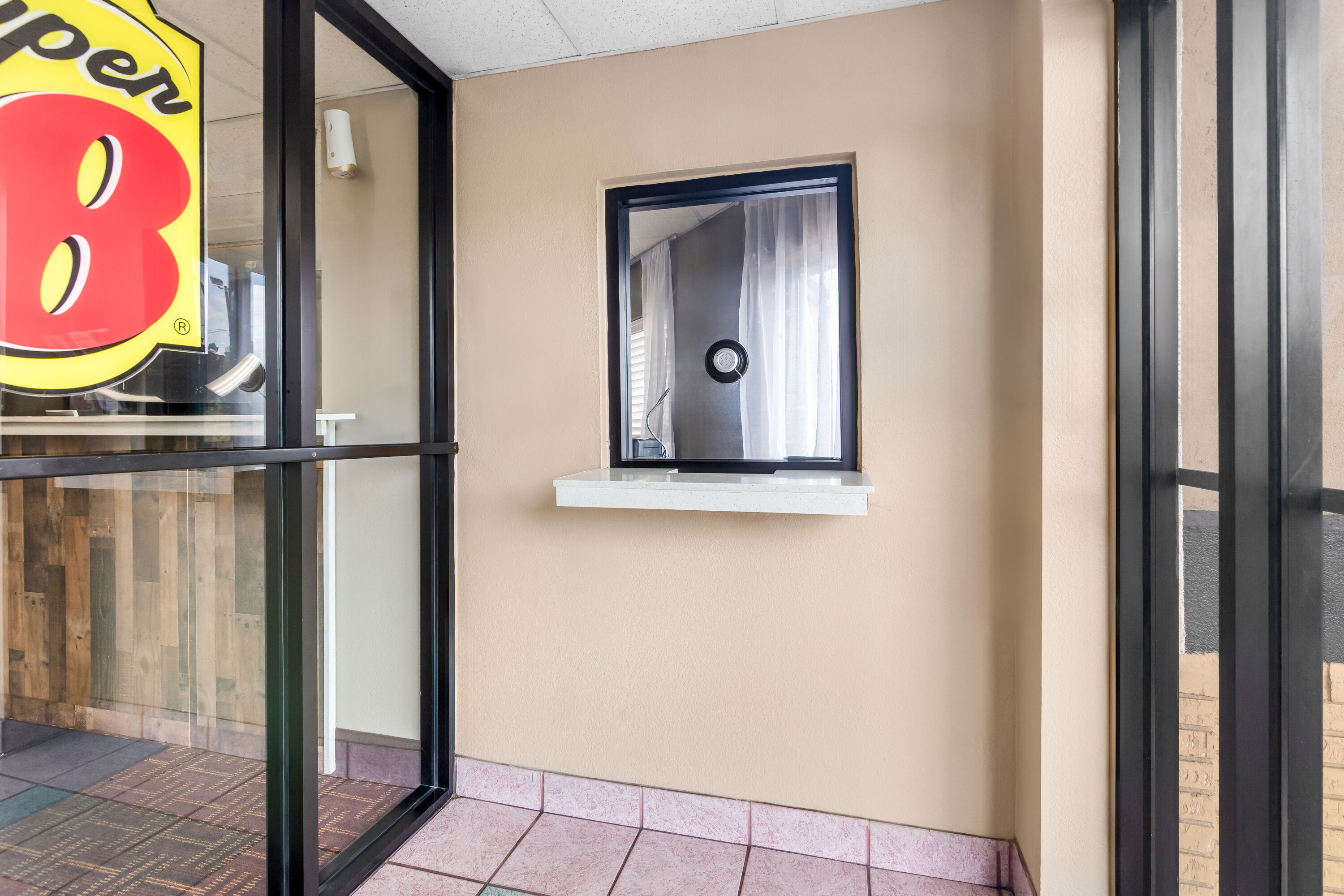 Super 8 by Wyndham Columbia reception in Columbia, South Carolina