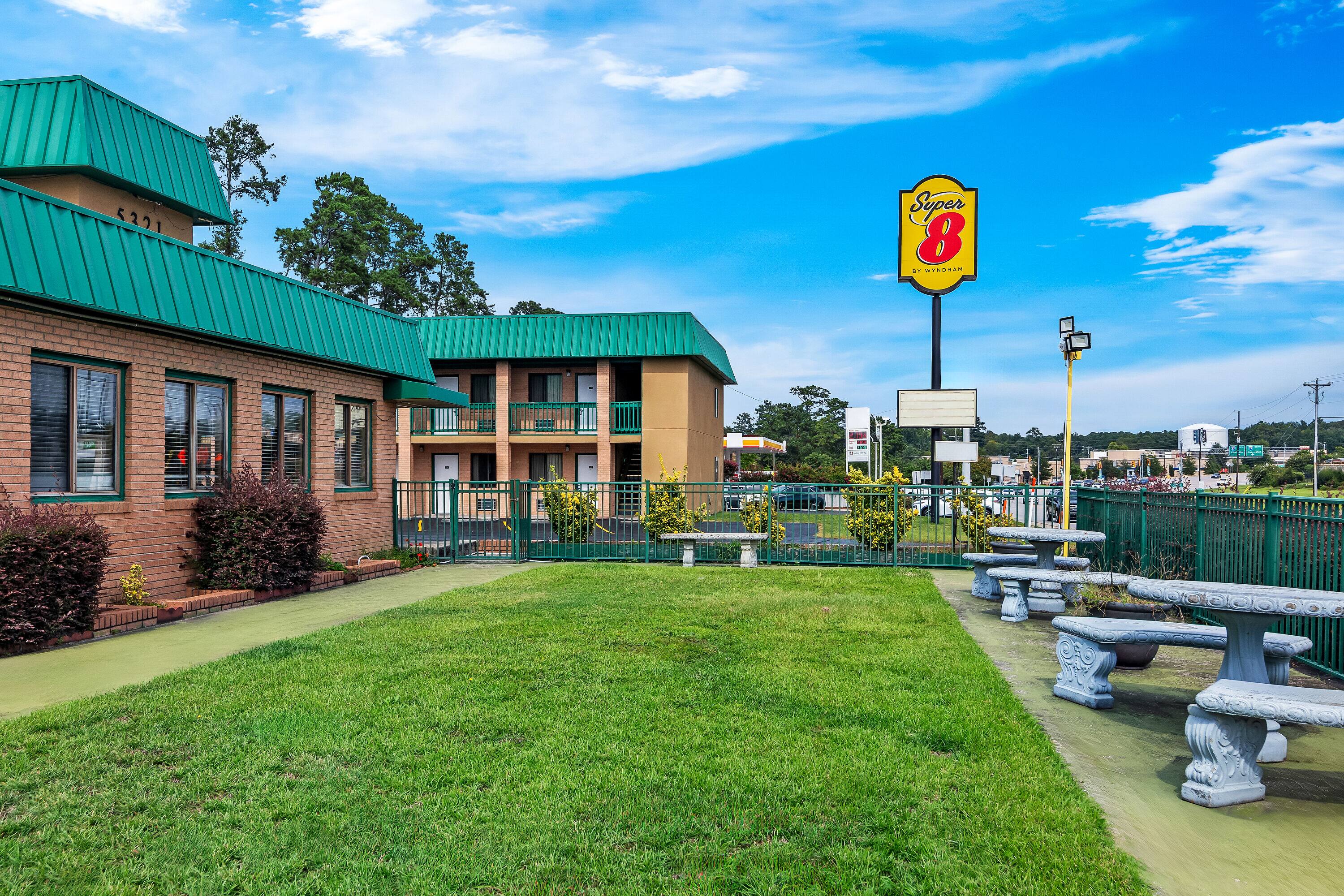 Super 8 by Wyndham Columbia SC / Ft. Jackson | Columbia, SC Hotels