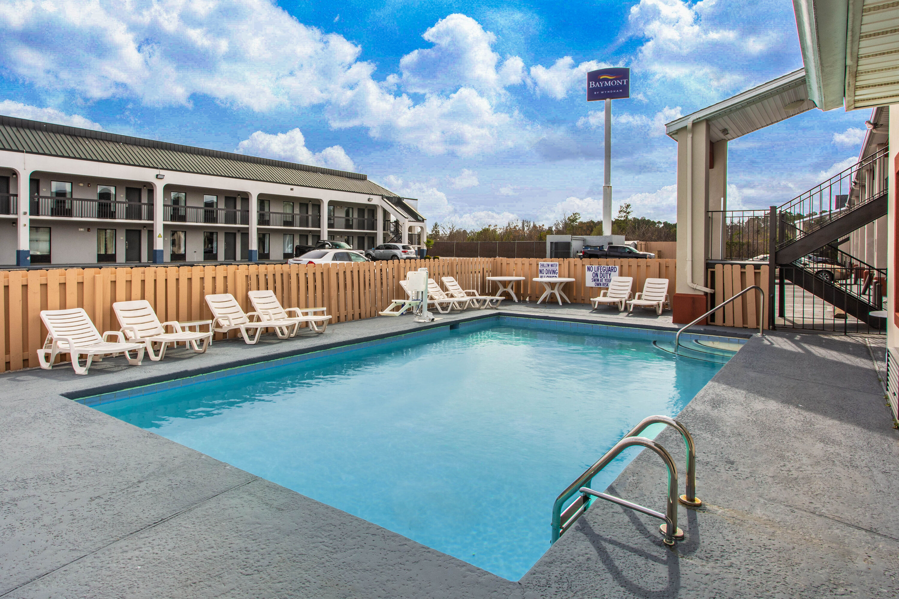 Super 8 by Wyndham Florence Florence, SC Hotels