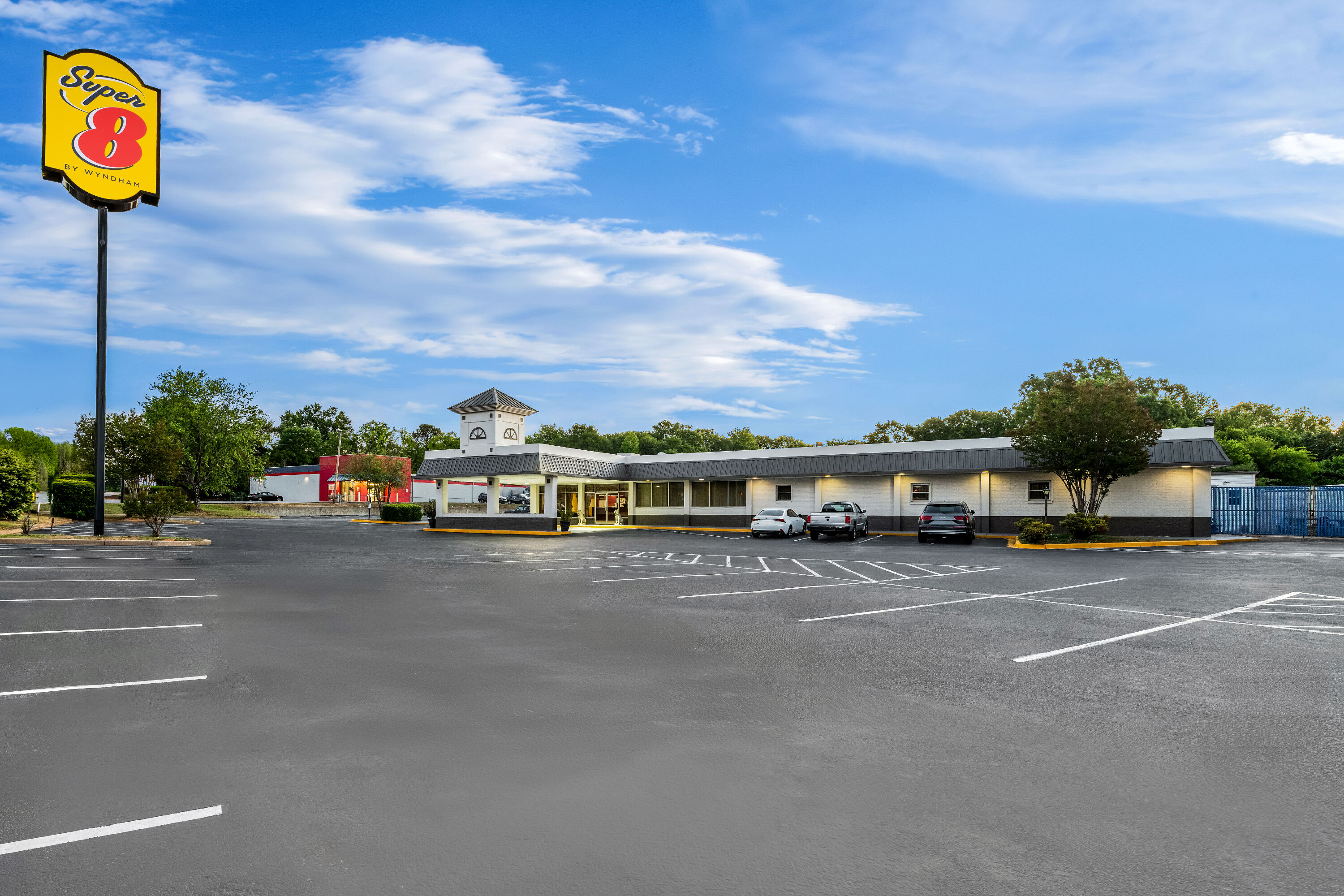 Exterior Day Image of Super 8 by Wyndham Gaffney hotel in Gaffney, South Carolina