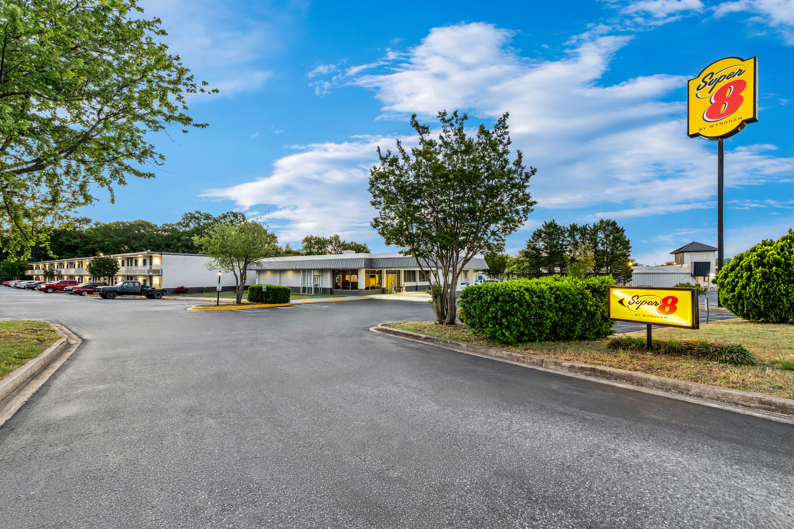 Exterior Day Image of Super 8 by Wyndham Gaffney hotel in Gaffney, South Carolina