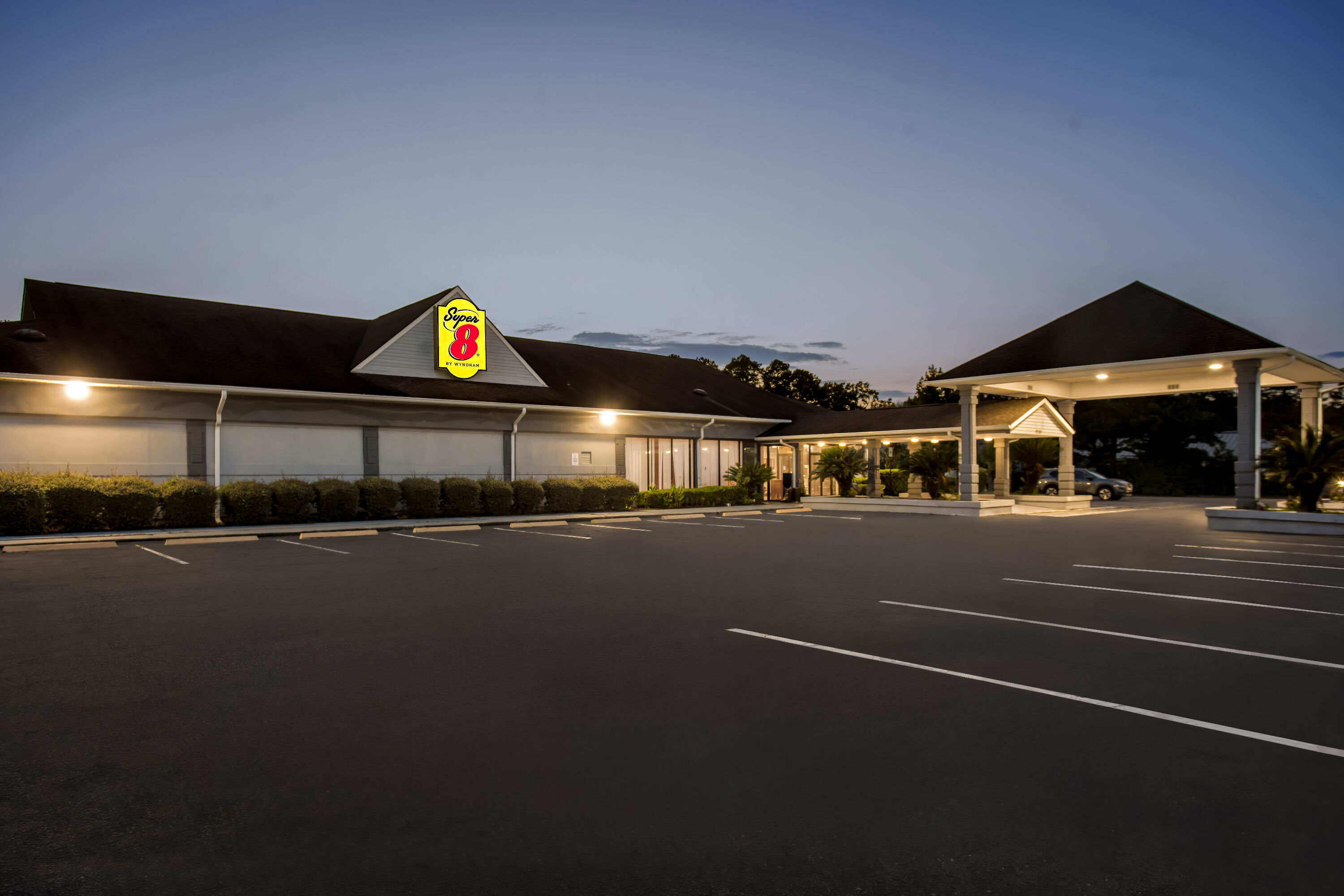 Exterior Night Image of Super 8 by Wyndham Hardeeville/Savannah North hotel in Hardeeville, South Carolina