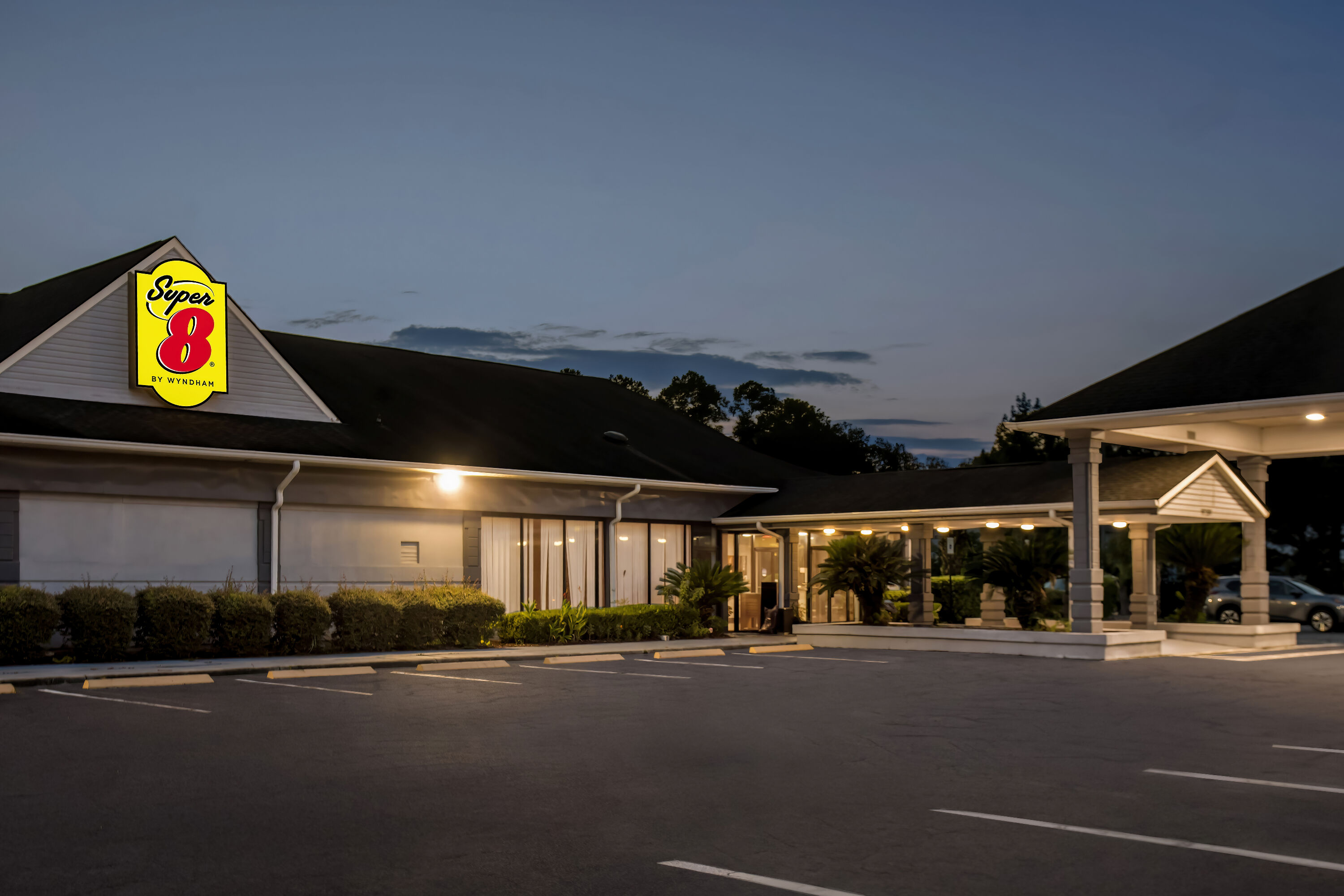 Exterior Night Image of Super 8 by Wyndham Hardeeville/Savannah North hotel in Hardeeville, South Carolina