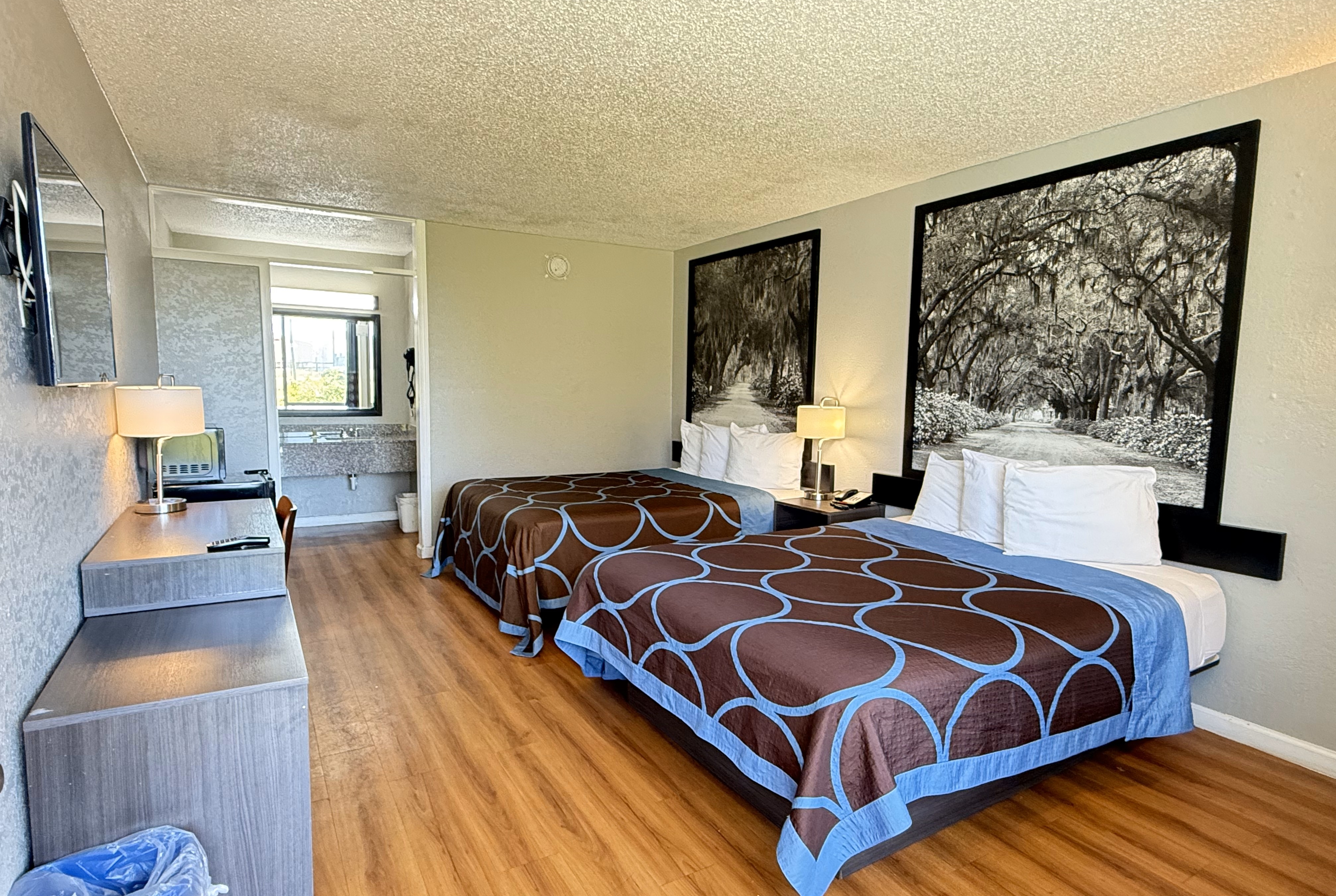 Guest room at the Super 8 by Wyndham Hardeeville/Savannah North in Hardeeville, South Carolina