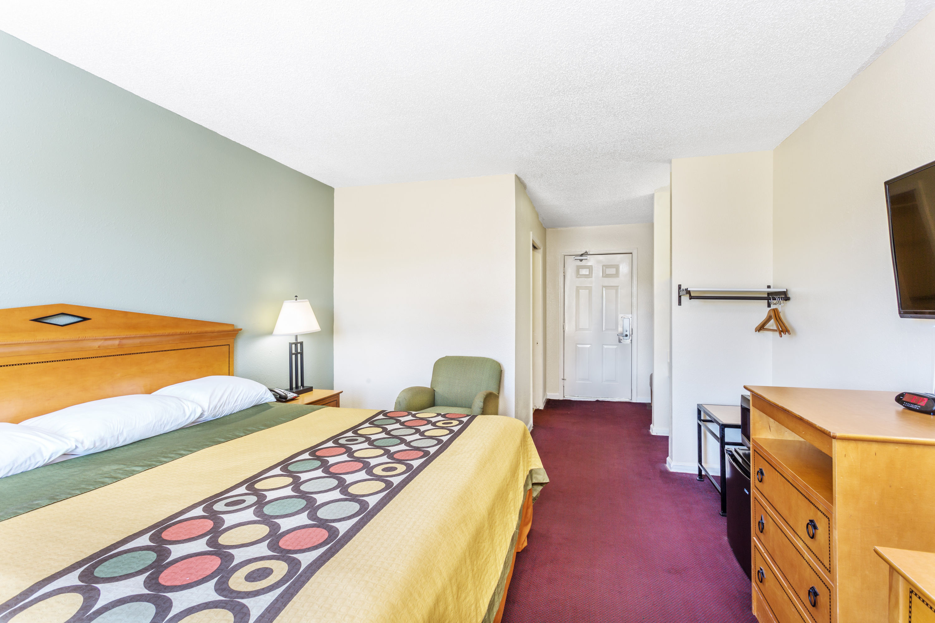 Guest room at the Super 8 by Wyndham Manning in Manning, South Carolina