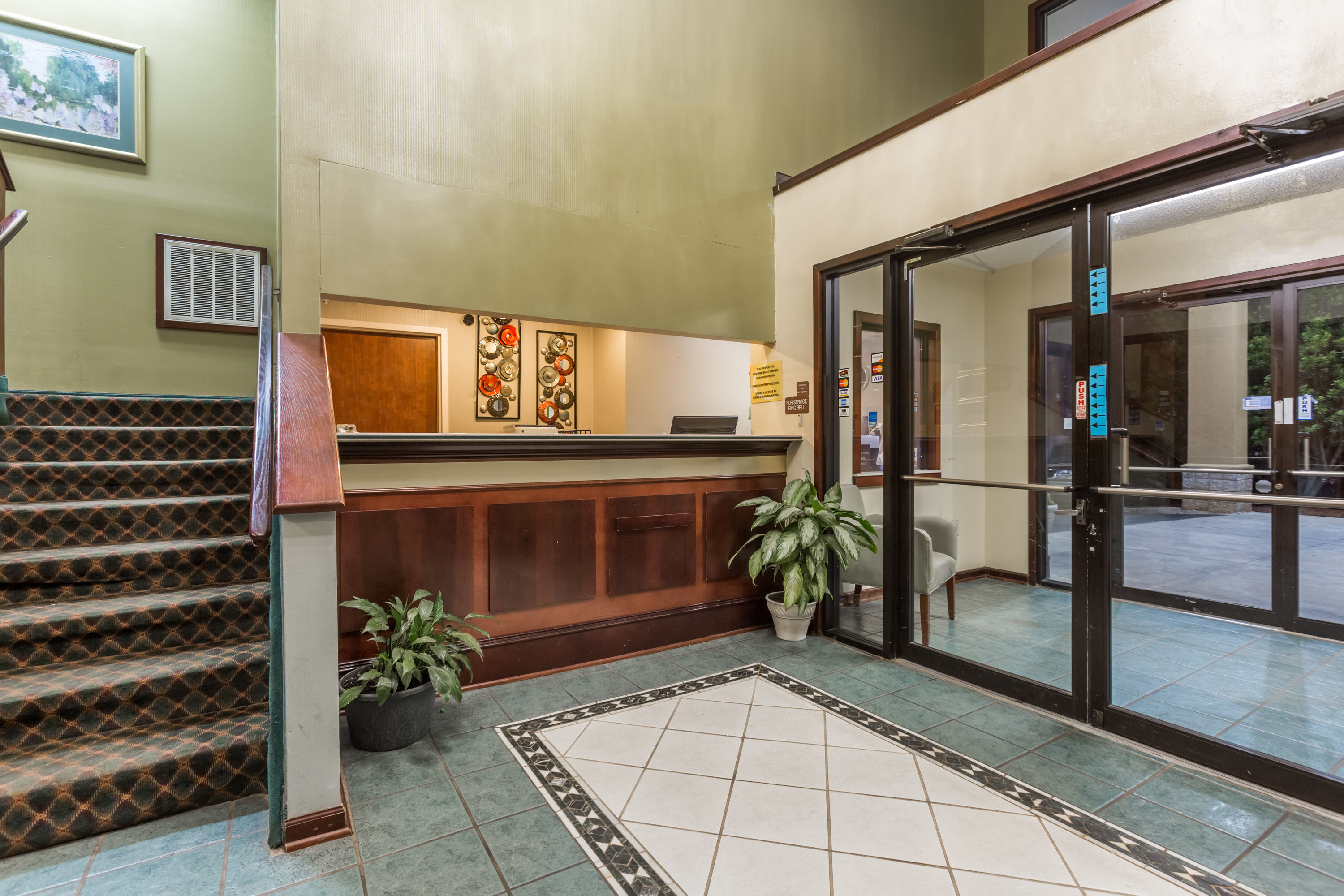 Super 8 By Wyndham Piedmont Greenville Area Piedmont Sc