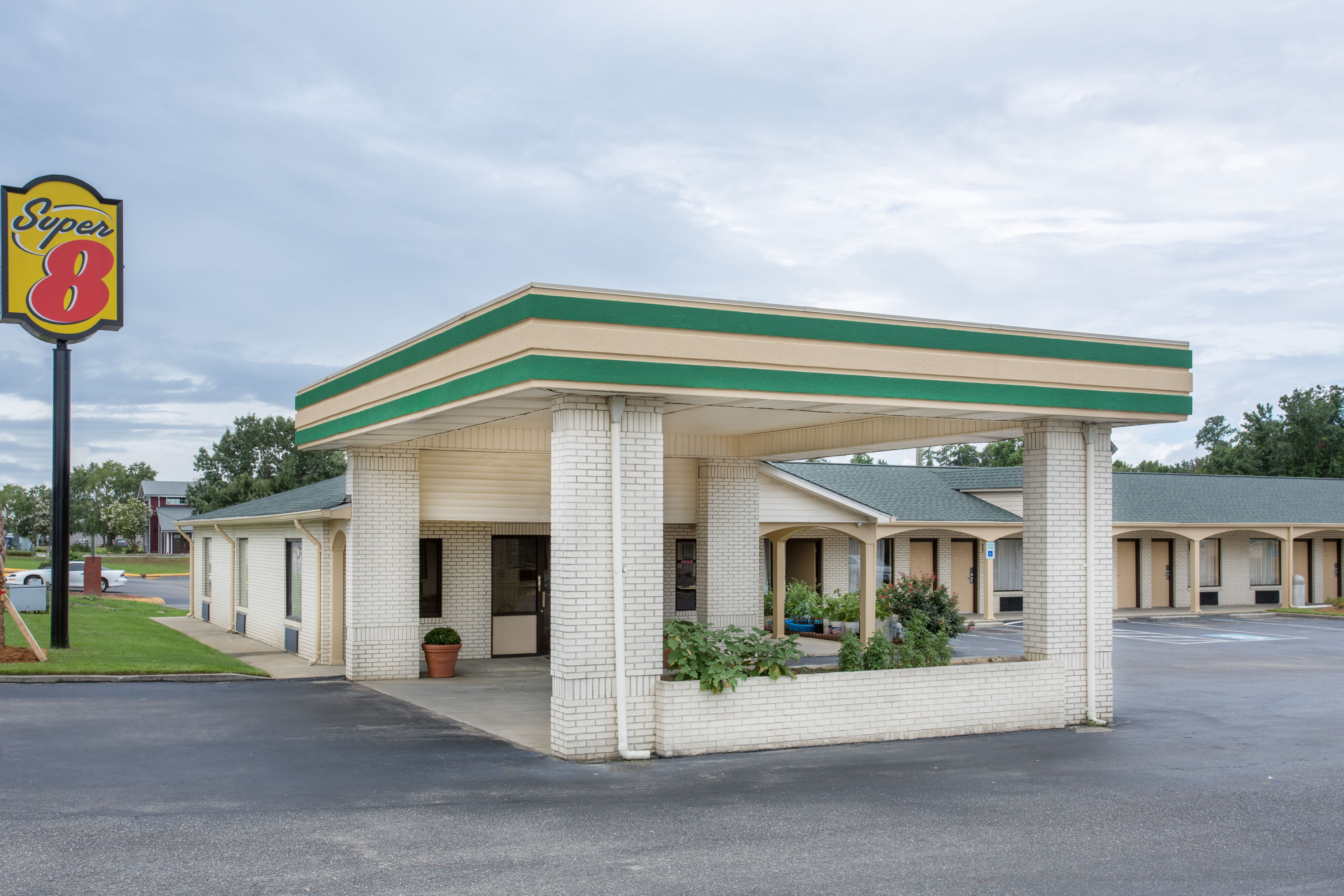 Super 8 By Wyndham Sumter Sumter Sc Hotels