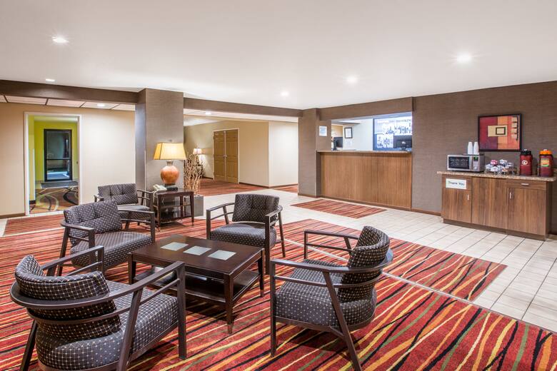 Super 8 By Wyndham Brookings Hotels Sd 57006 Super 8 By Wyndham Brookings Hotel Lobby In South Dakota