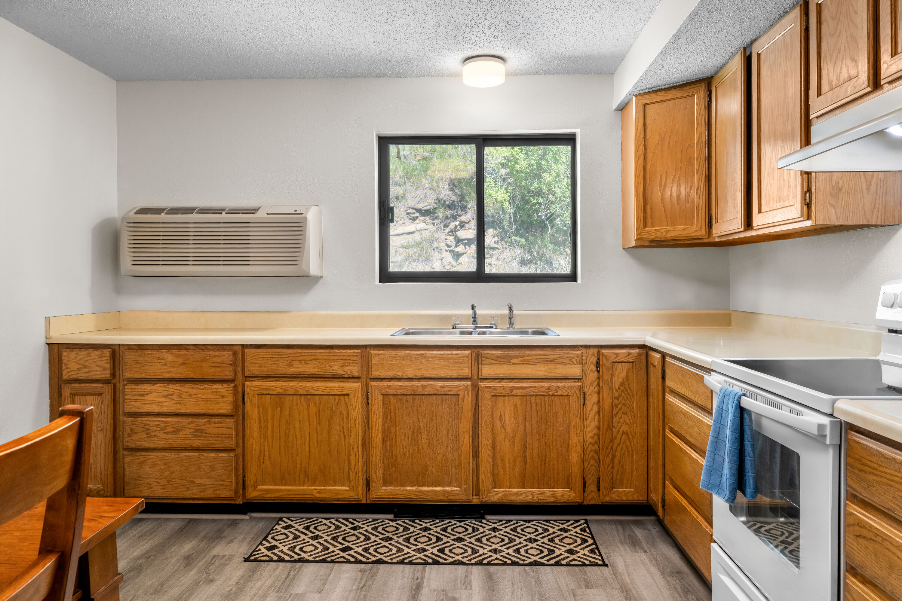 Super 8 by Wyndham Custer/Crazy Horse Area suite kitchen in Custer, South Dakota