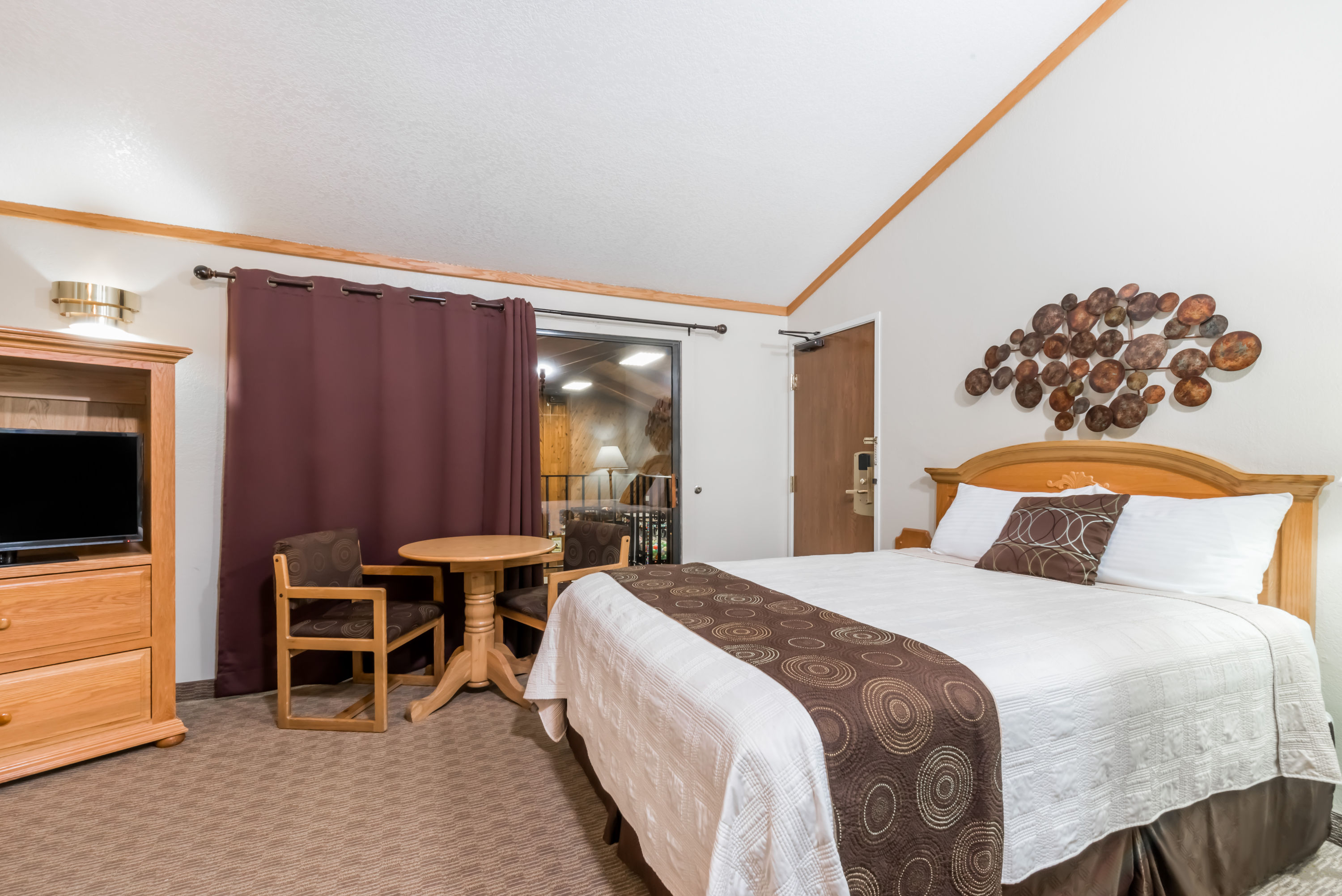 Super 8 by Wyndham Deadwood/Black Hills Area suite in Deadwood, South Dakota