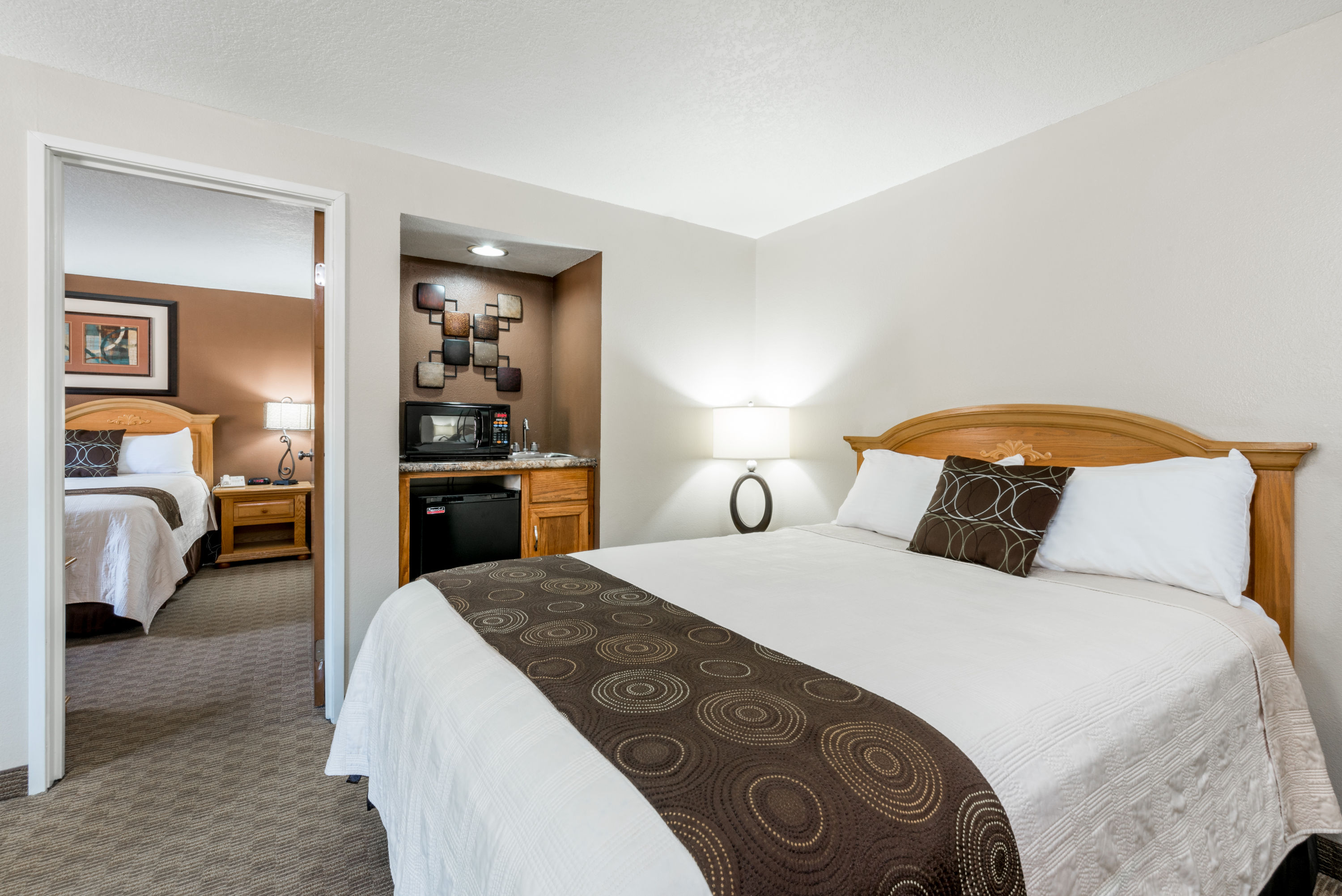 Super 8 by Wyndham Deadwood/Black Hills Area suite in Deadwood, South Dakota