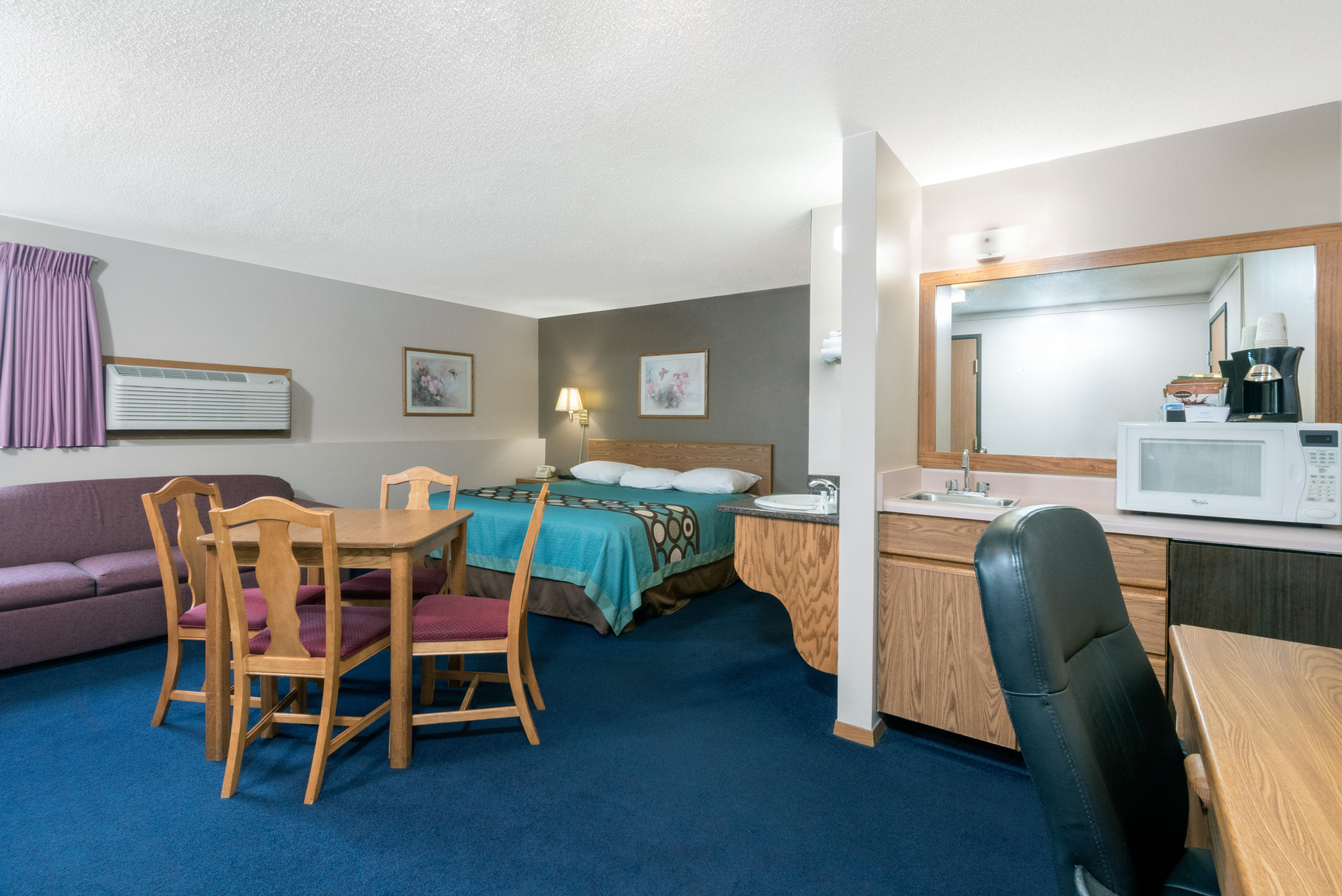 Super 8 by Wyndham Milbank SD suite in Milbank, South Dakota