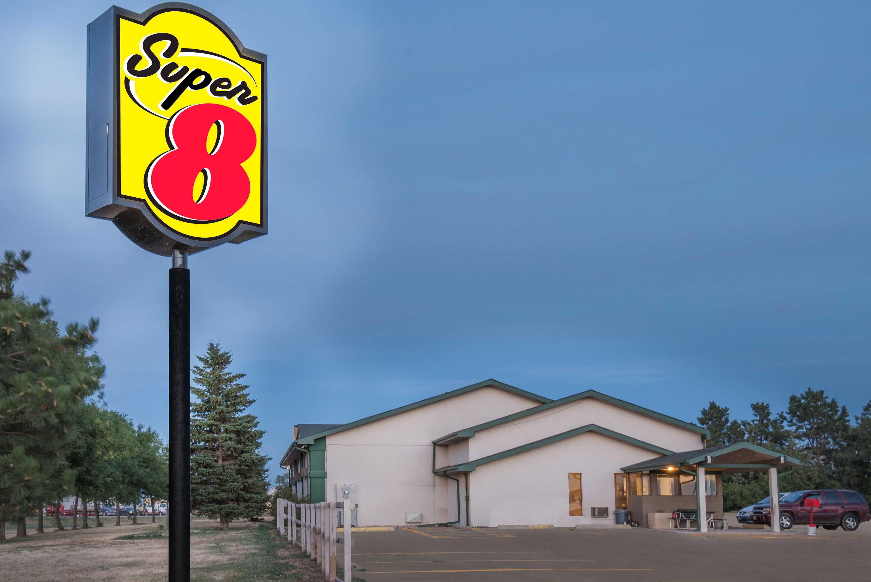 Exterior Dusk Image of Super 8 by Wyndham Miller hotel in Miller, South Dakota